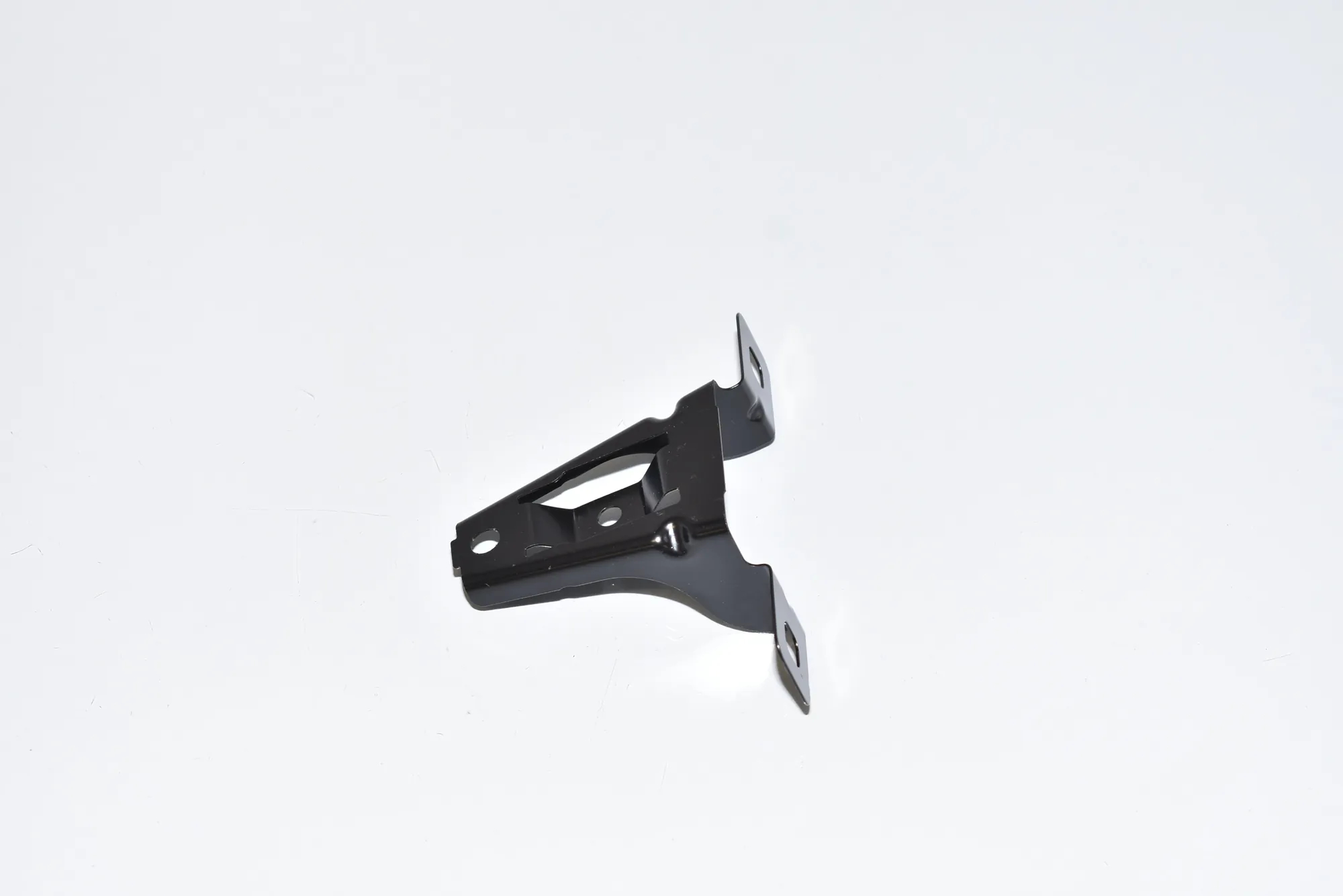 Front Left Fender Holder – OEM 41357204497 · BMW 7 (F01, F02) BMW 7 (F01, F02) 730 d 2012