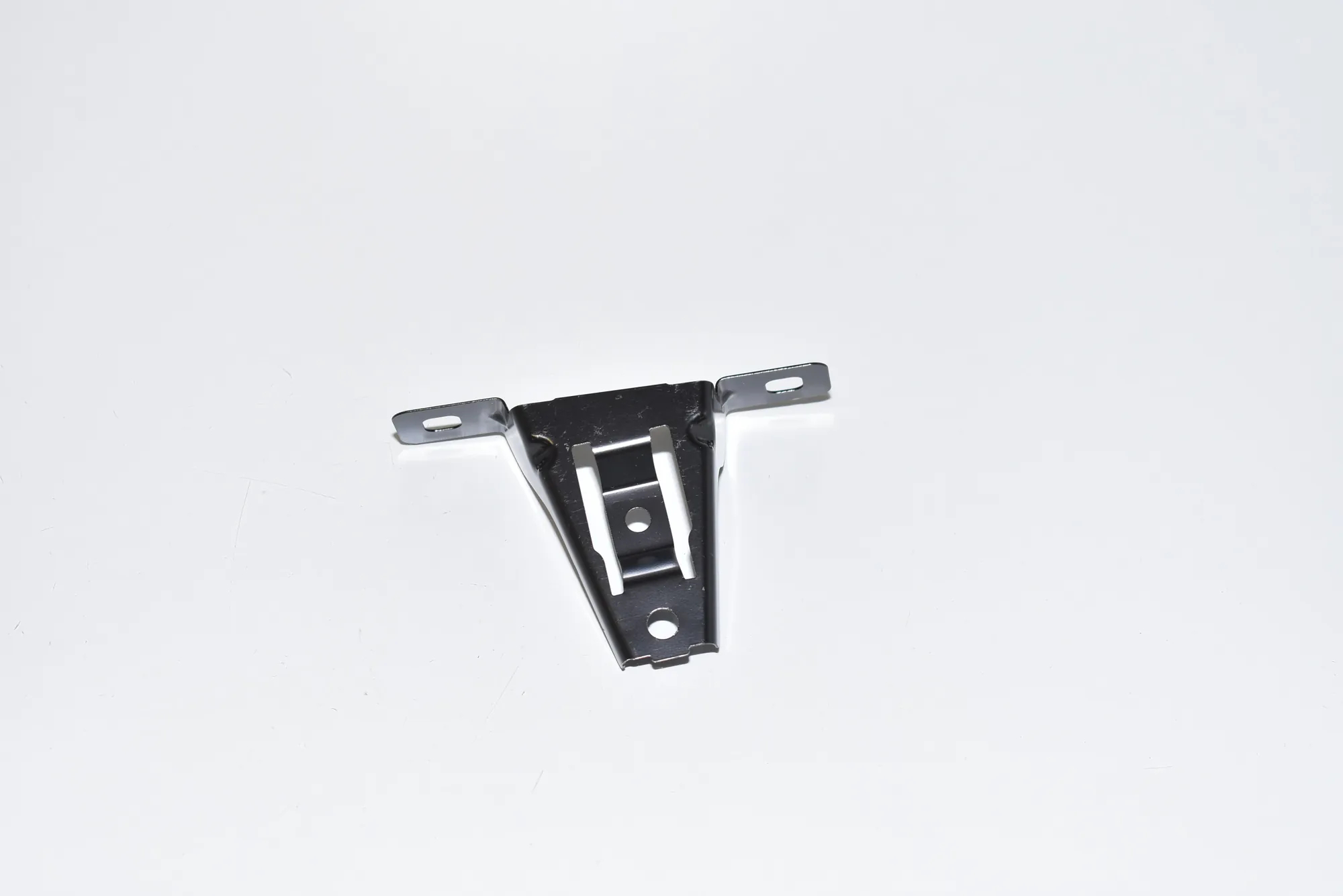 Front Left Fender Holder – OEM 41357204497 · BMW 7 (F01, F02) BMW 7 (F01, F02) 730 d 2012 – 2