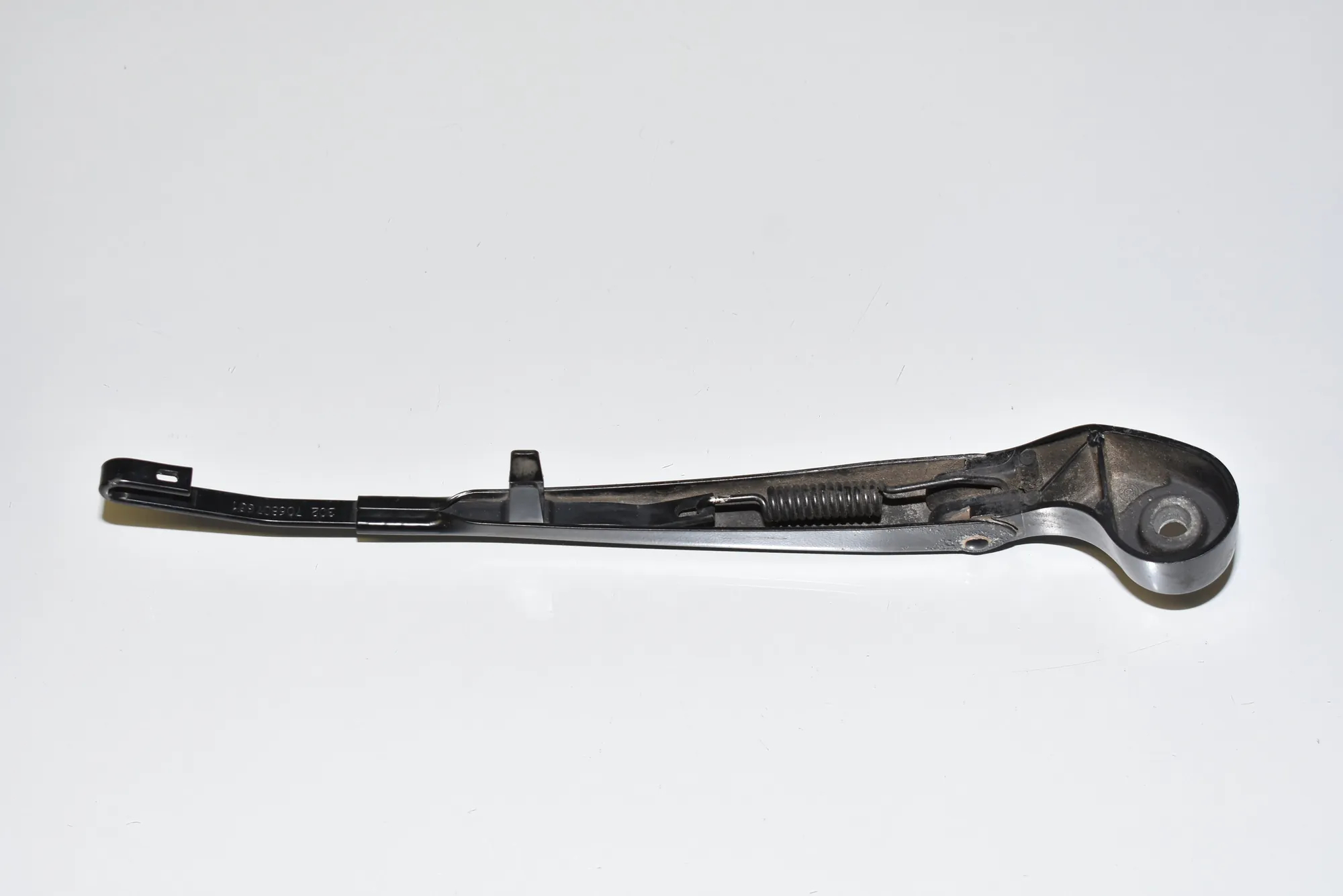 Tailgate Window Wiper Arm – OEM 7068076 · BMW X5 (E53) BMW X5 (E53) 3.0 d 2004 – 3