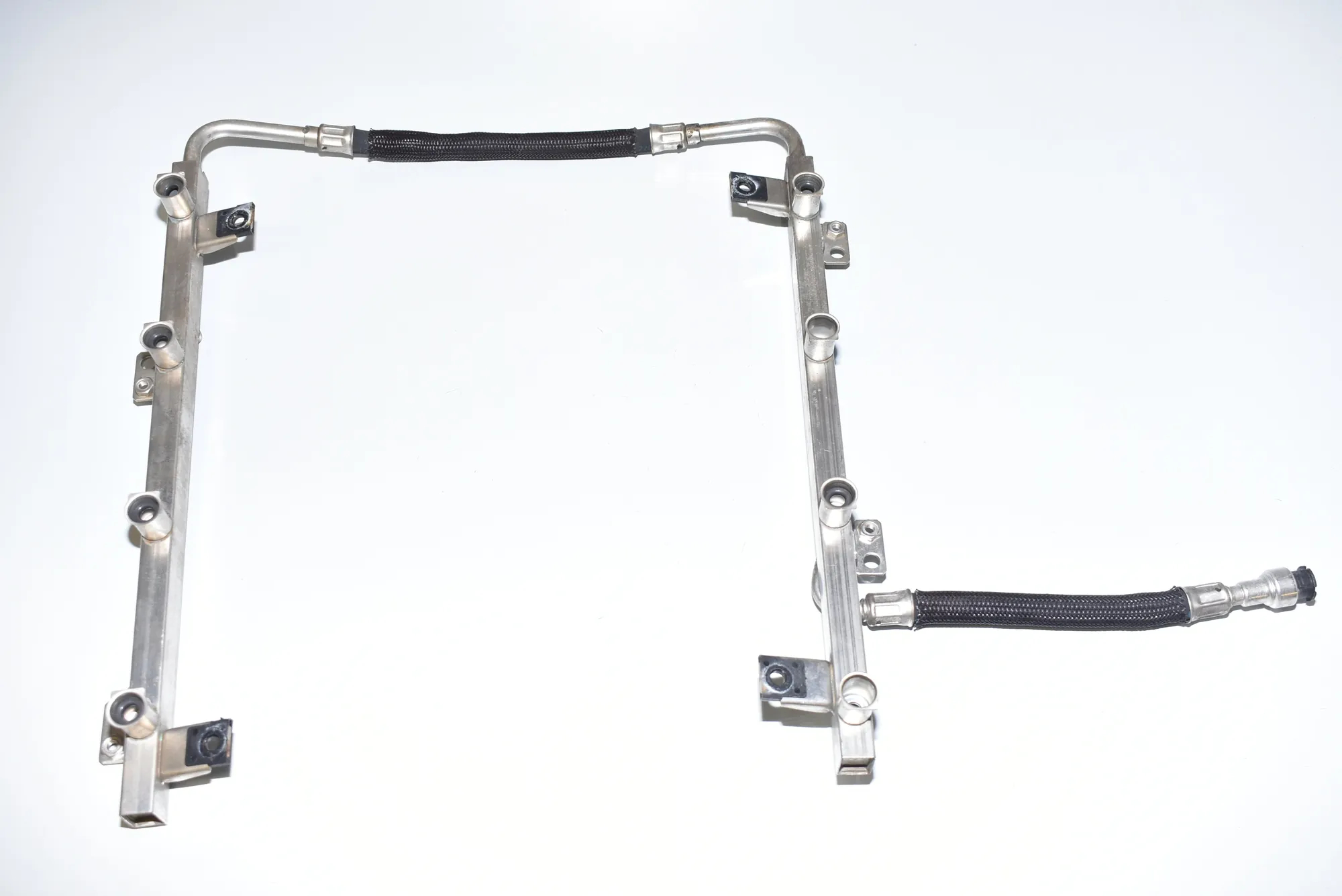 Fuel Rail · BMW X5 (E53) 4.4 i 2004