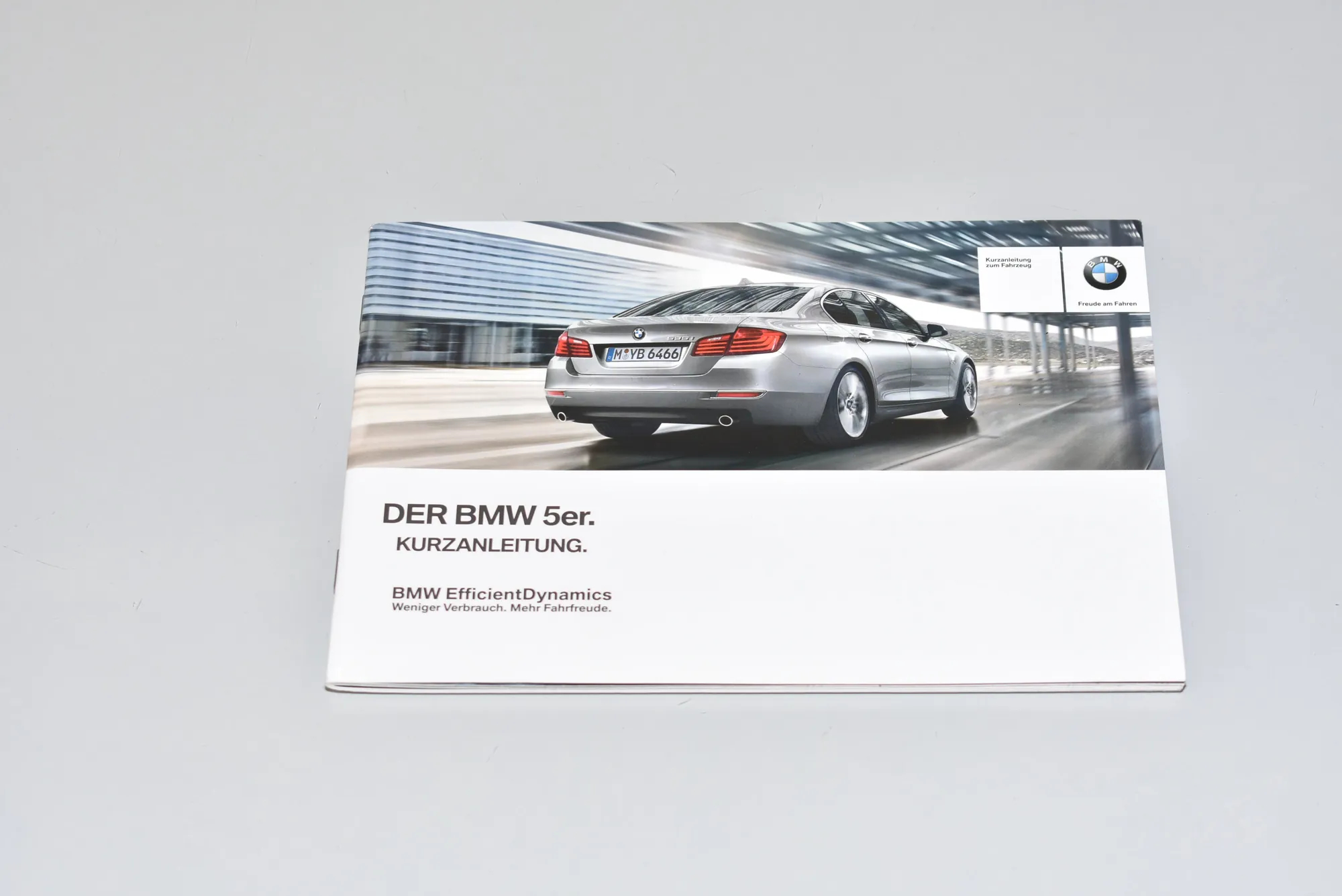 Manual Service Book – OEM 2927409 · BMW 5 Touring (F11) M 550 d xDrive 2013