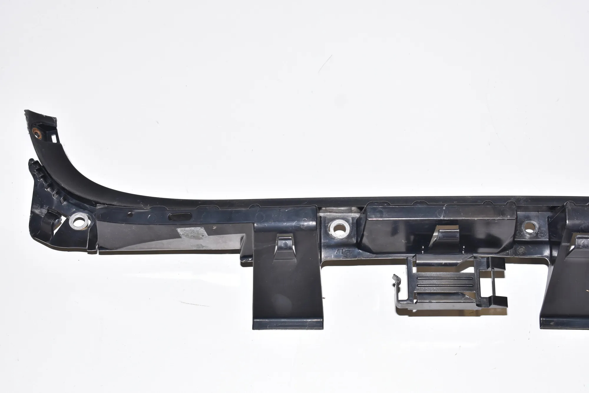 Rear Bumper Middle Bracket – OEM 7127720 · BMW 3 Touring (E91) 325 d 2011 – 3
