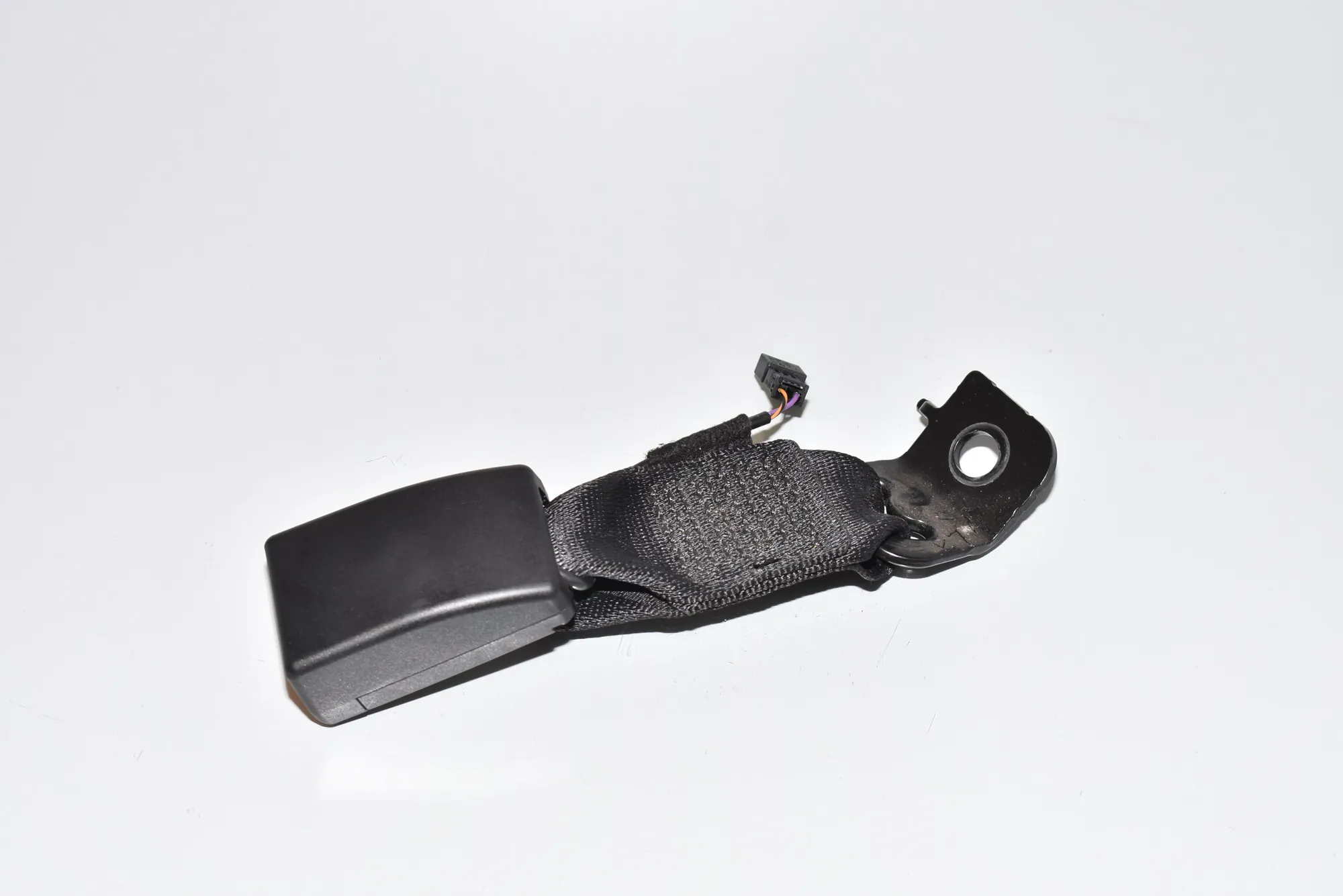 Rear Left Seat Buckle – OEM 7266352 · BMW 3 Touring (F31) 320 d 2012
