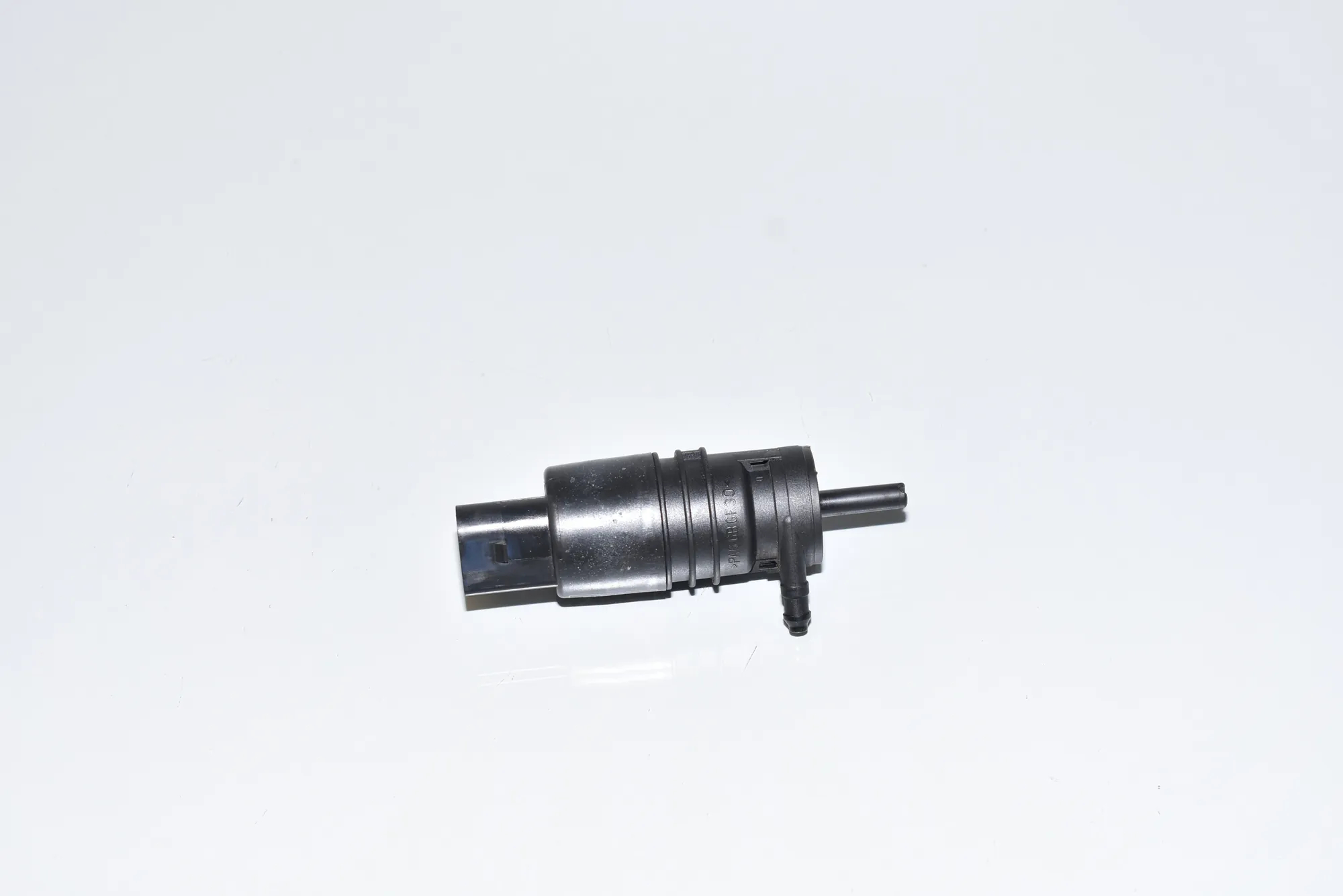 Washer Tank Motor – OEM 7302588 · BMW 3 Touring (F31) 320 d 2012 – 3
