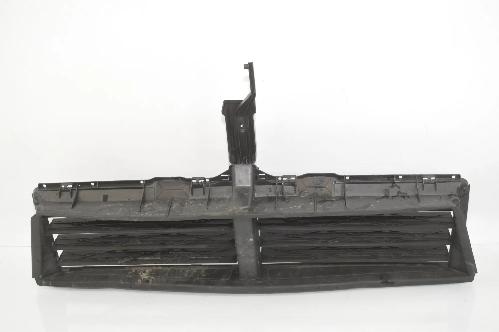 Radiator Air Intake Channel – OEM 7374197 · BMW X1 (F48) xDrive 18 d 2016