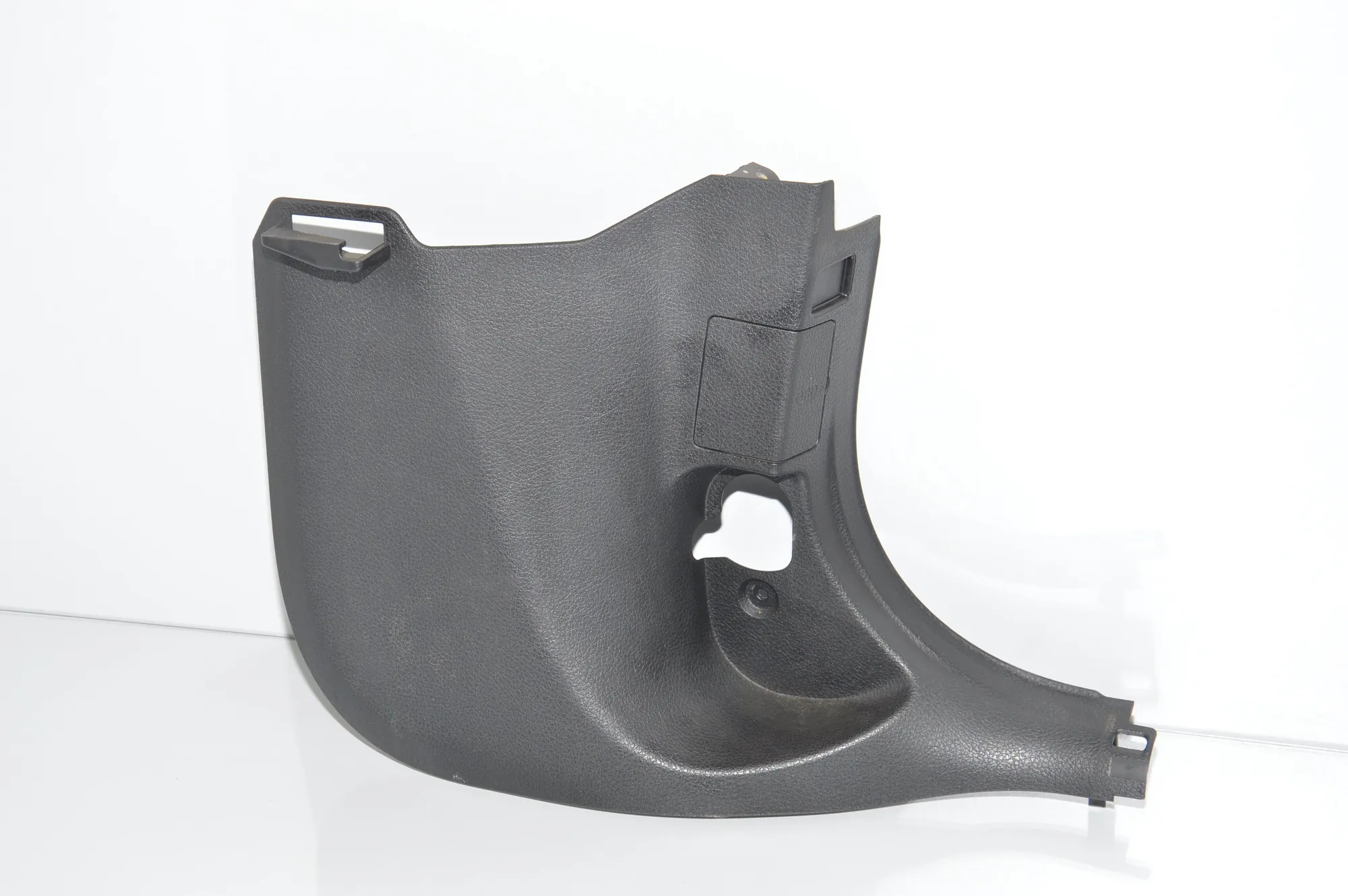 Front Right Interior Step Trim – OEM 7315132 · BMW 4 Coupe (F32, F82) M4 2017 – 2