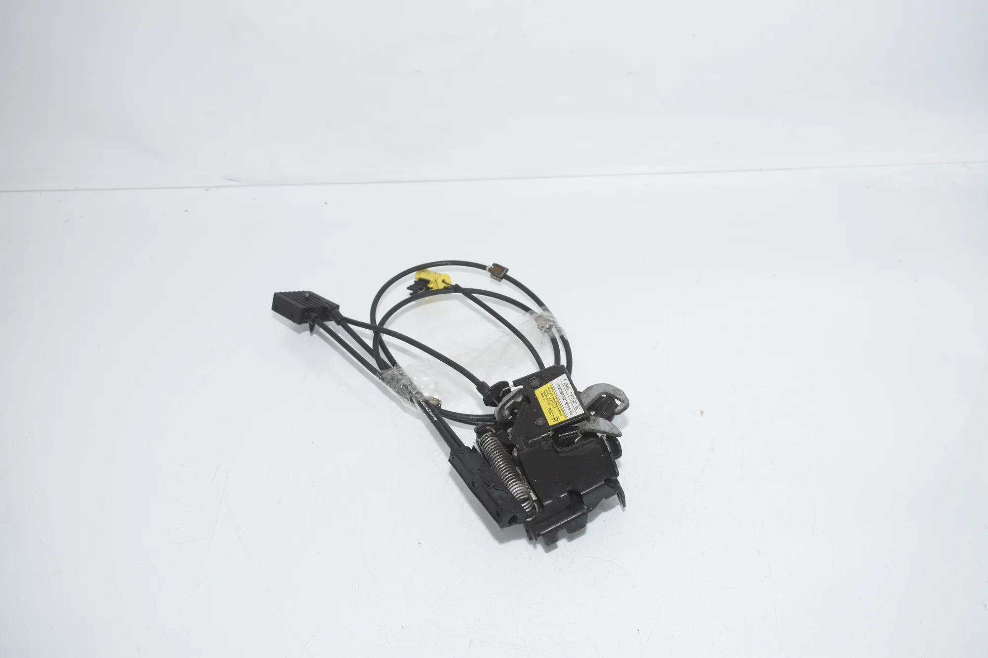 Bonnet Lock – OEM 7376977 · BMW X1 (F48) xDrive 18 d 2016 – 3