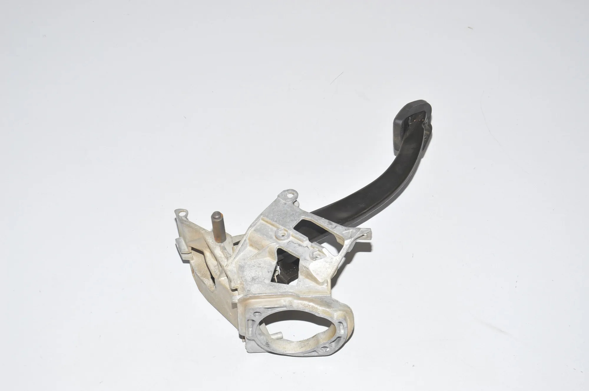 Brake Pedal – OEM 6881149 · BMW 4 Coupe (F32, F82) M4 2017 – 2