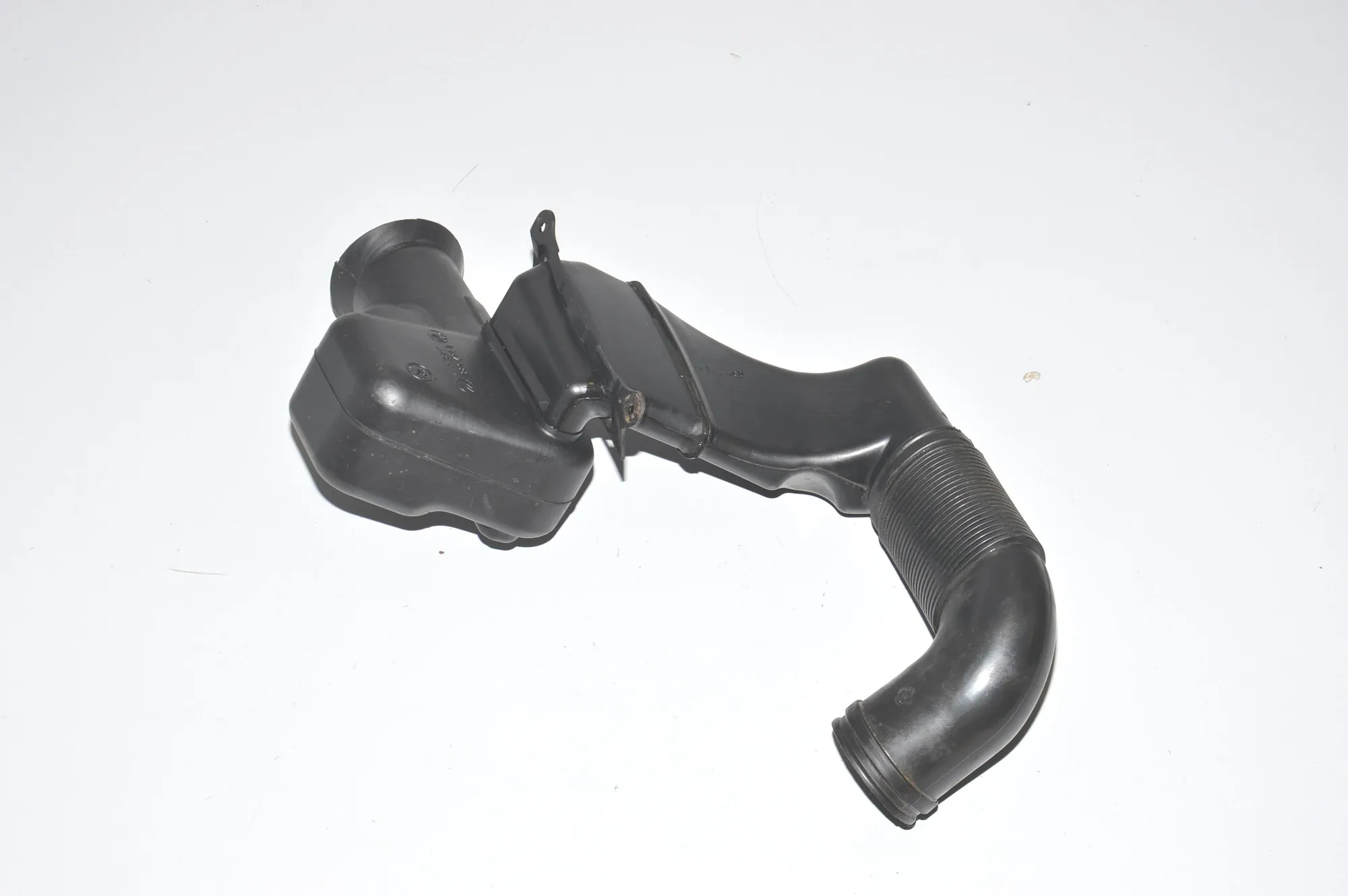 Air Intake Tube – OEM 1744460 · BMW 5 (E39) 520 i 1997 – 4
