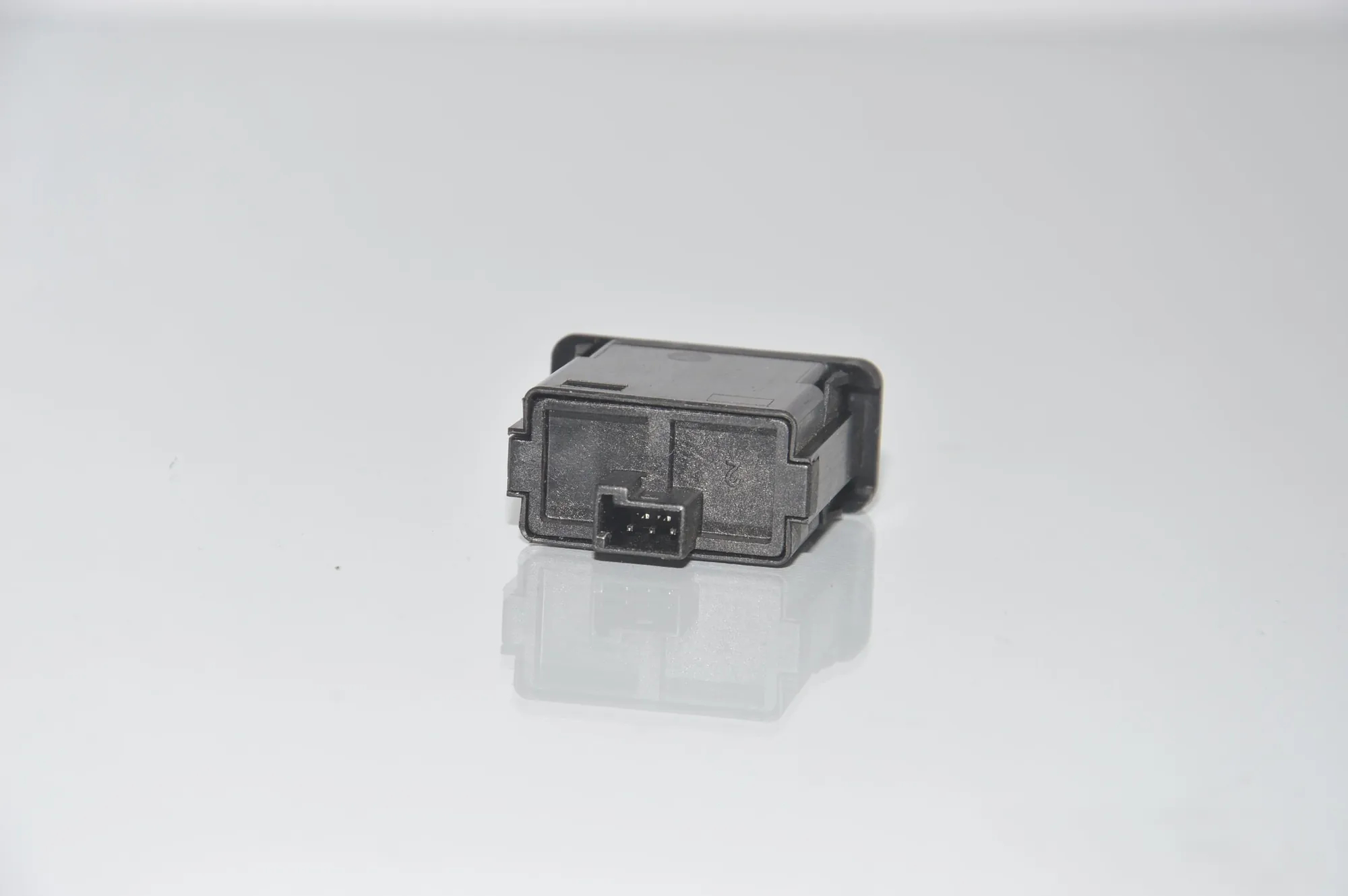 Switches – OEM 8360460 · BMW 5 (E39) 520 i 1997 – 5