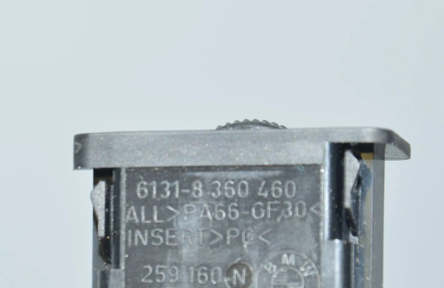 Switches – OEM 8360460 · BMW 5 (E39) 520 i 1997 – 6