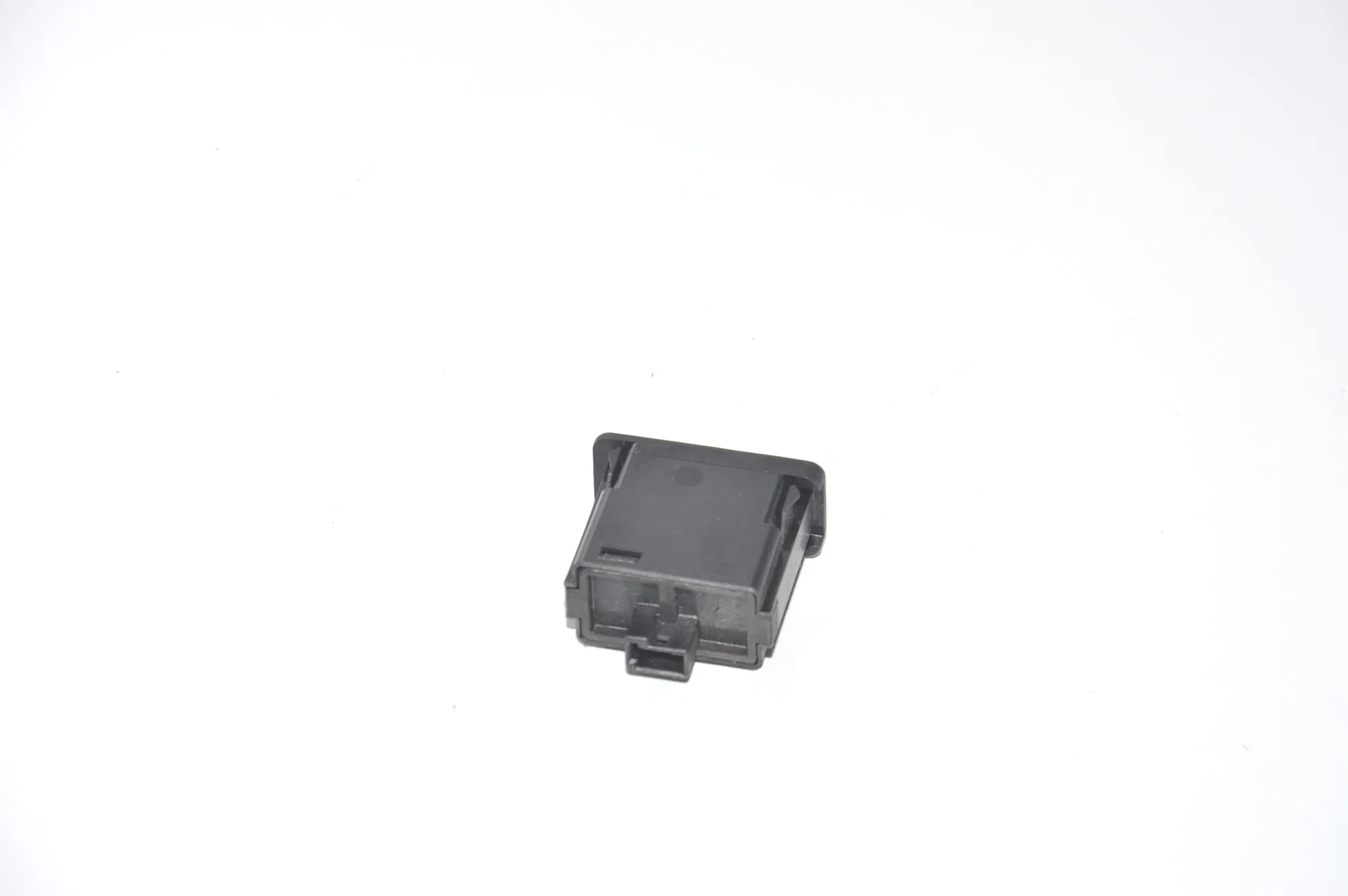 Switches – OEM 8360460 · BMW 5 (E39) 520 i 1997 – 4