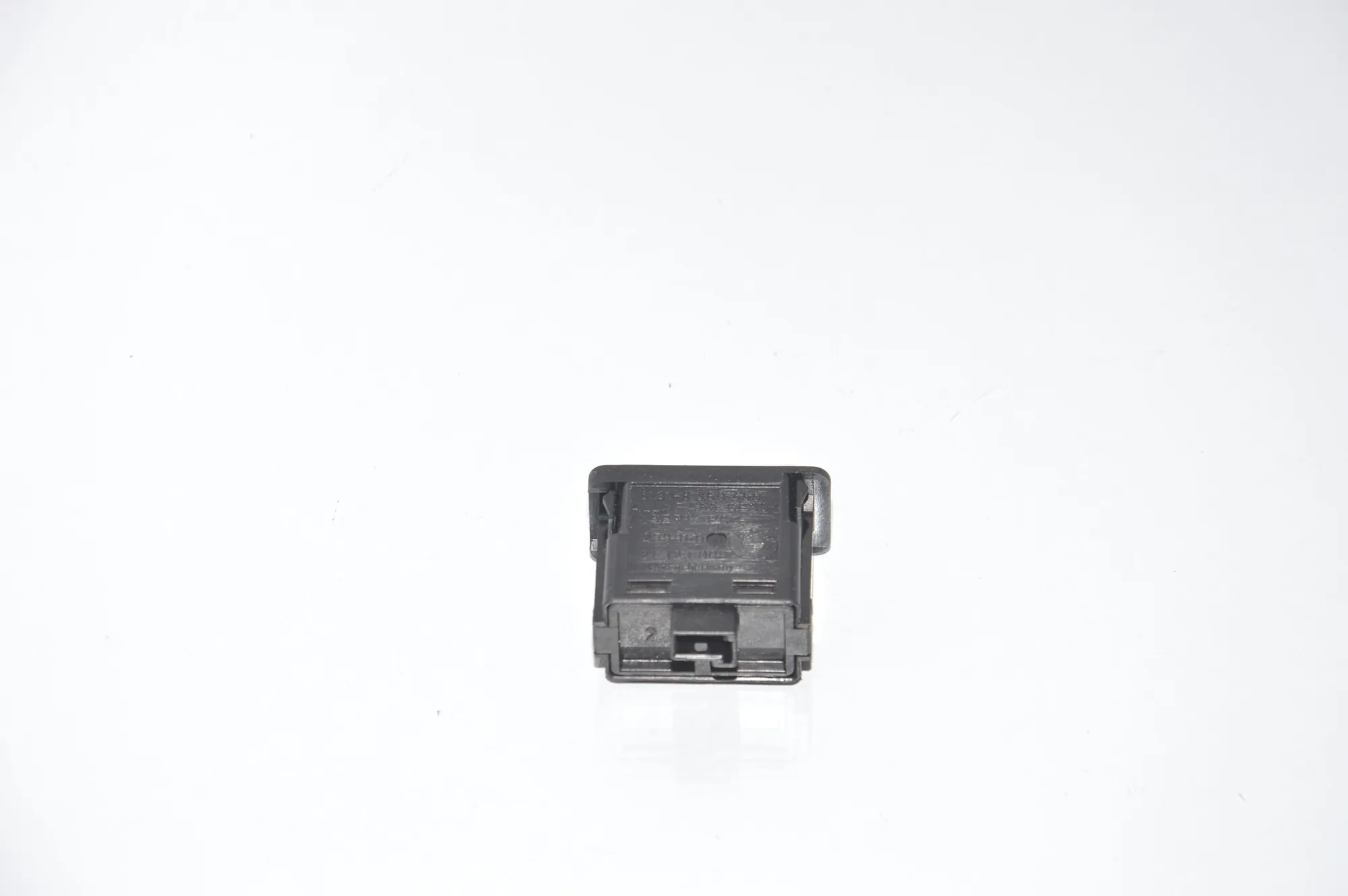 Switches – OEM 8360460 · BMW 5 (E39) 520 i 1997 – 3