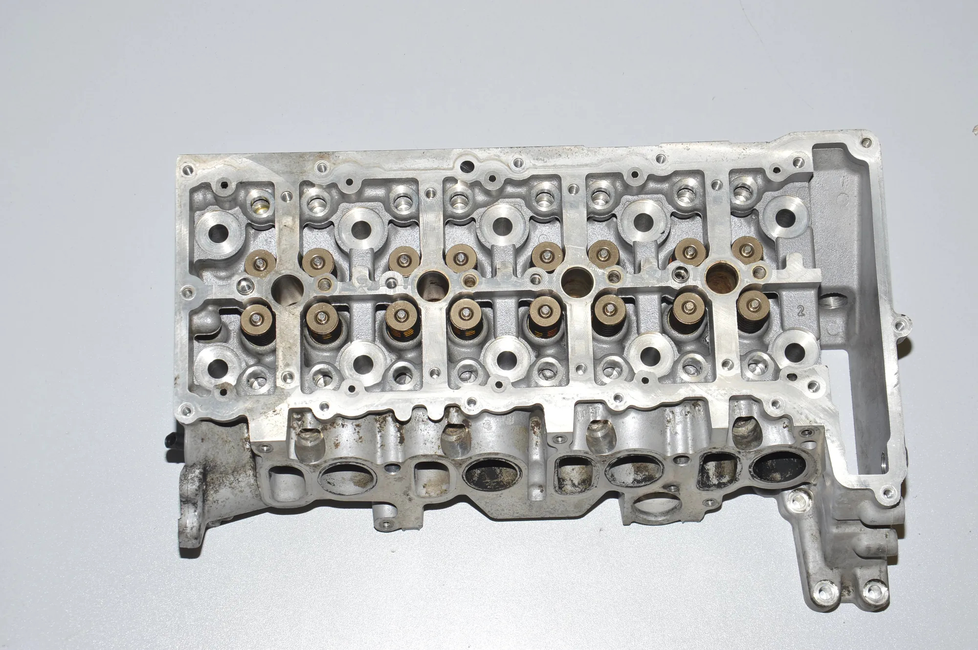 Engine Cylinder Head – OEM 7797676 · BMW 3 (E90) BMW 3 (E90) 318 d 2007 – 2