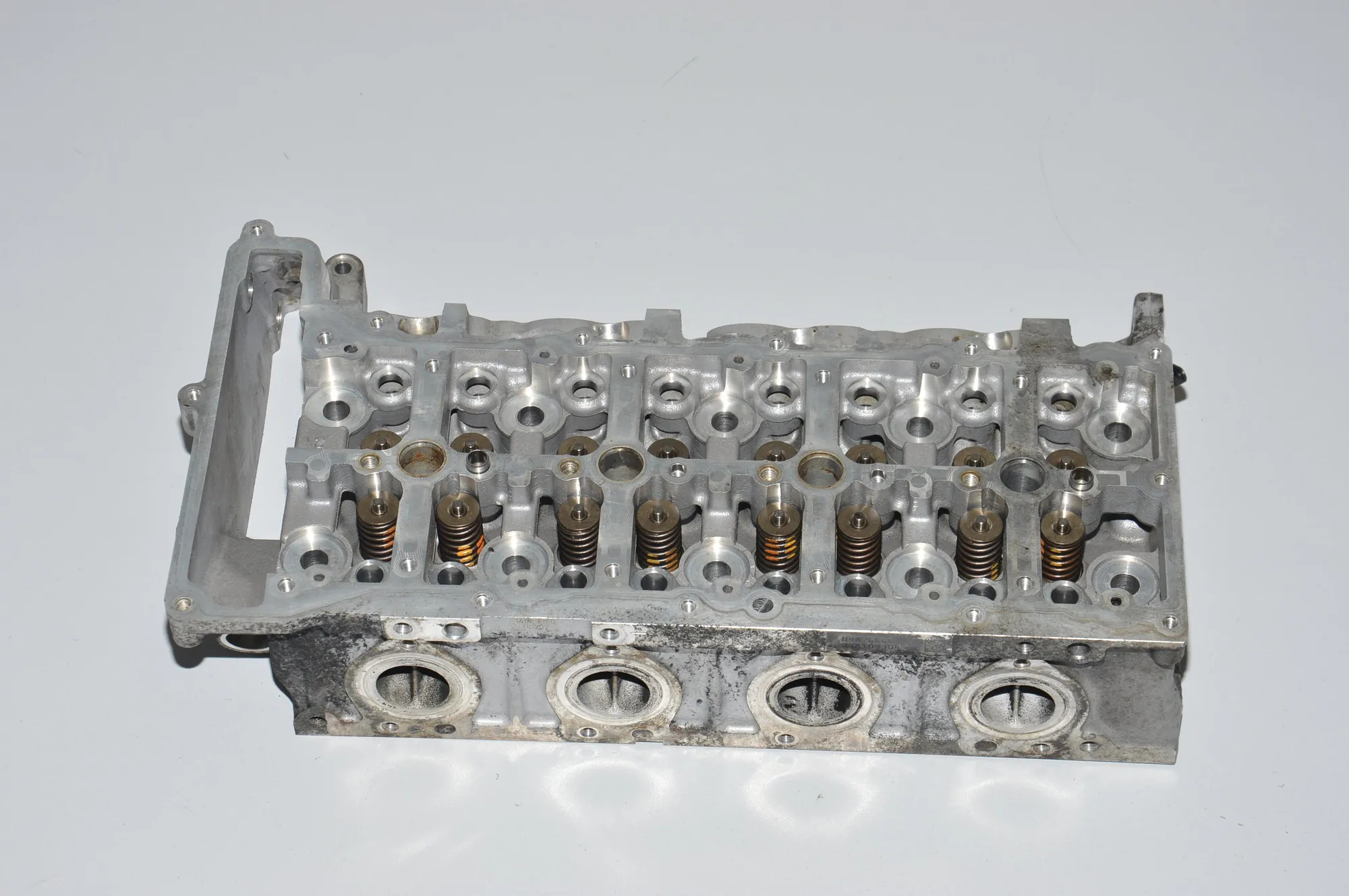 Engine Cylinder Head – OEM 7797676 · BMW 3 (E90) BMW 3 (E90) 318 d 2007 – 3