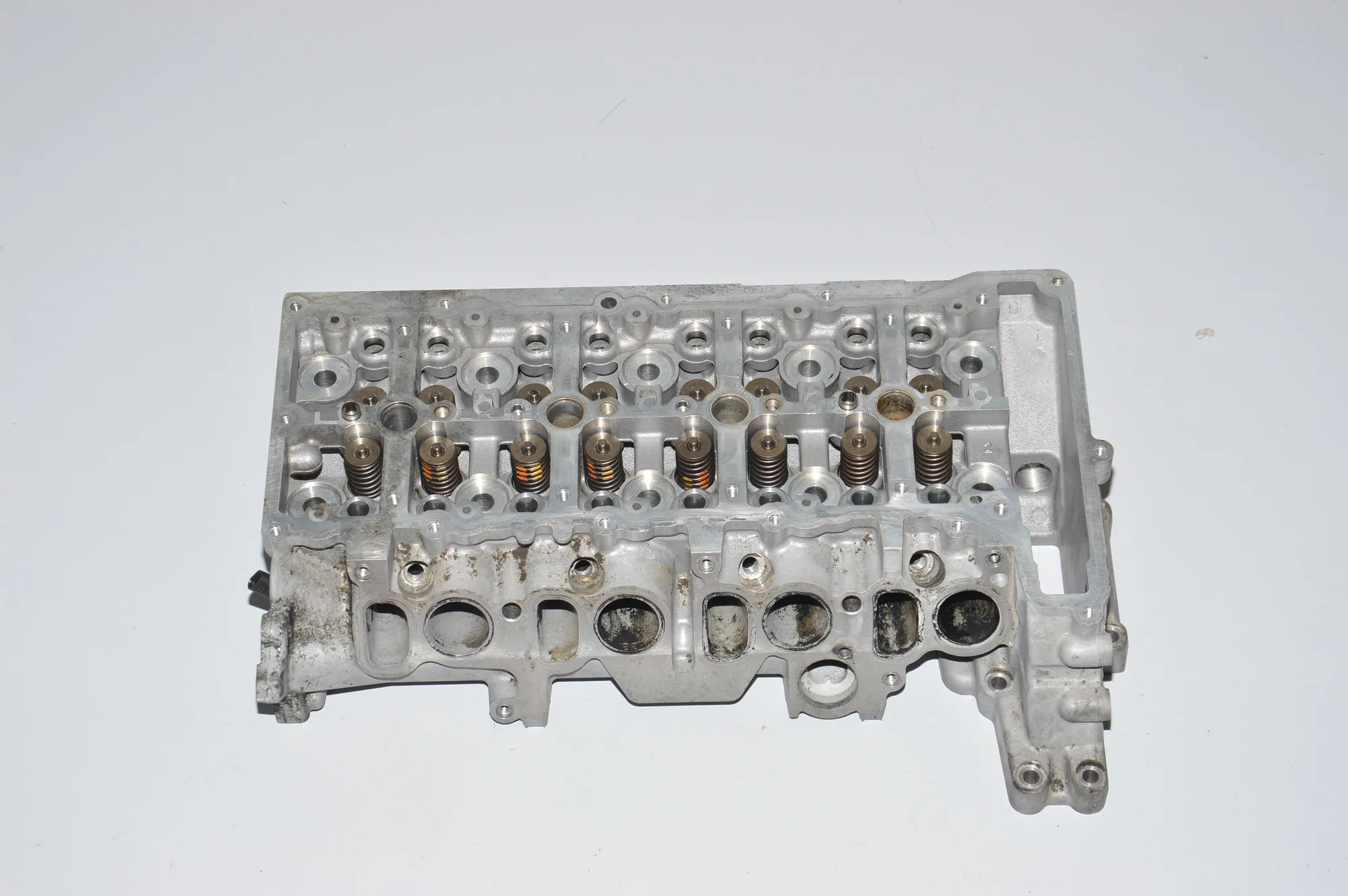 Engine Cylinder Head – OEM 7797676 · BMW 3 (E90) BMW 3 (E90) 318 d 2007