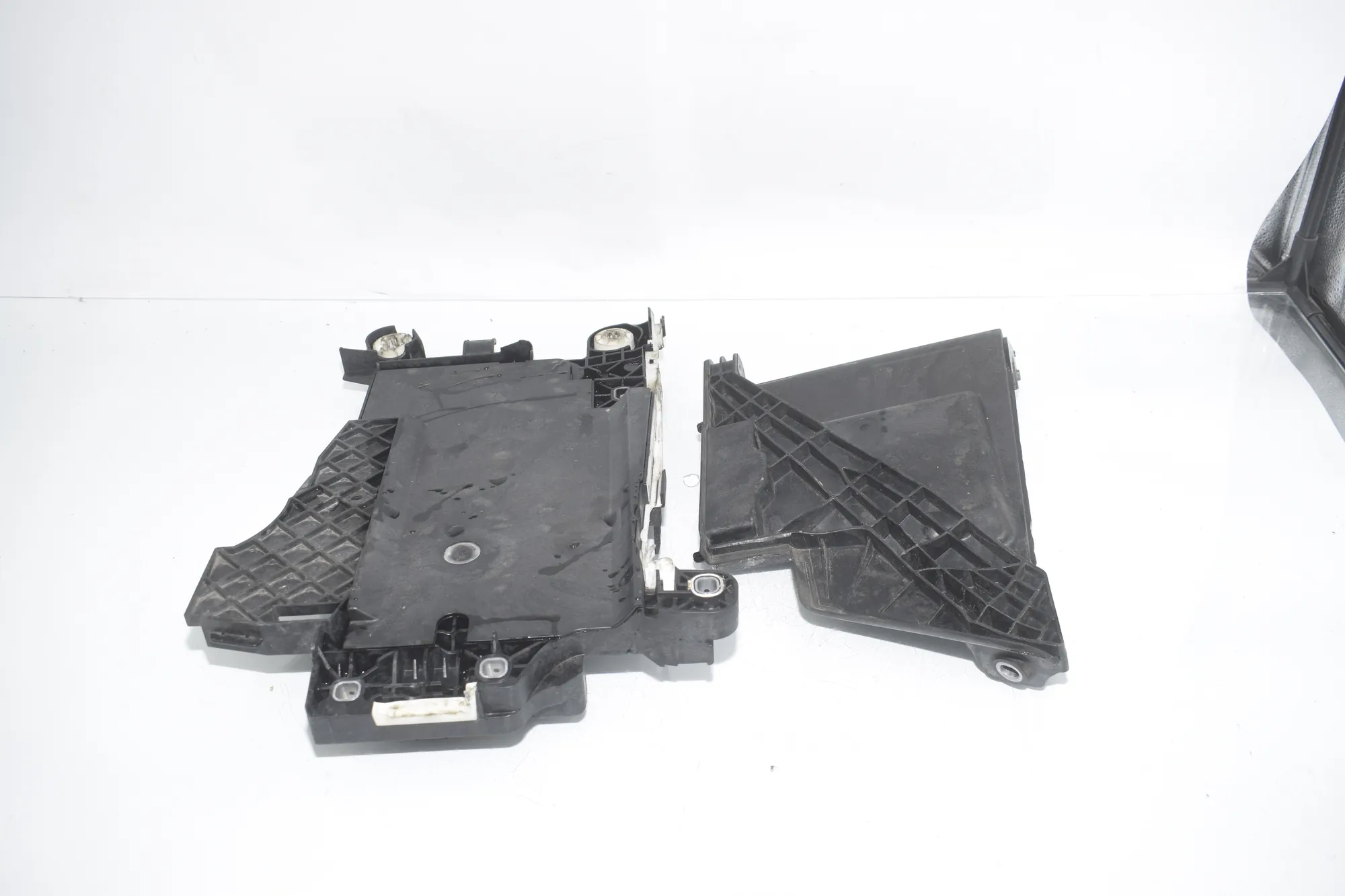 Battery Holder Tray – OEM 7419826 · BMW X1 (F48) xDrive 18 d 2016