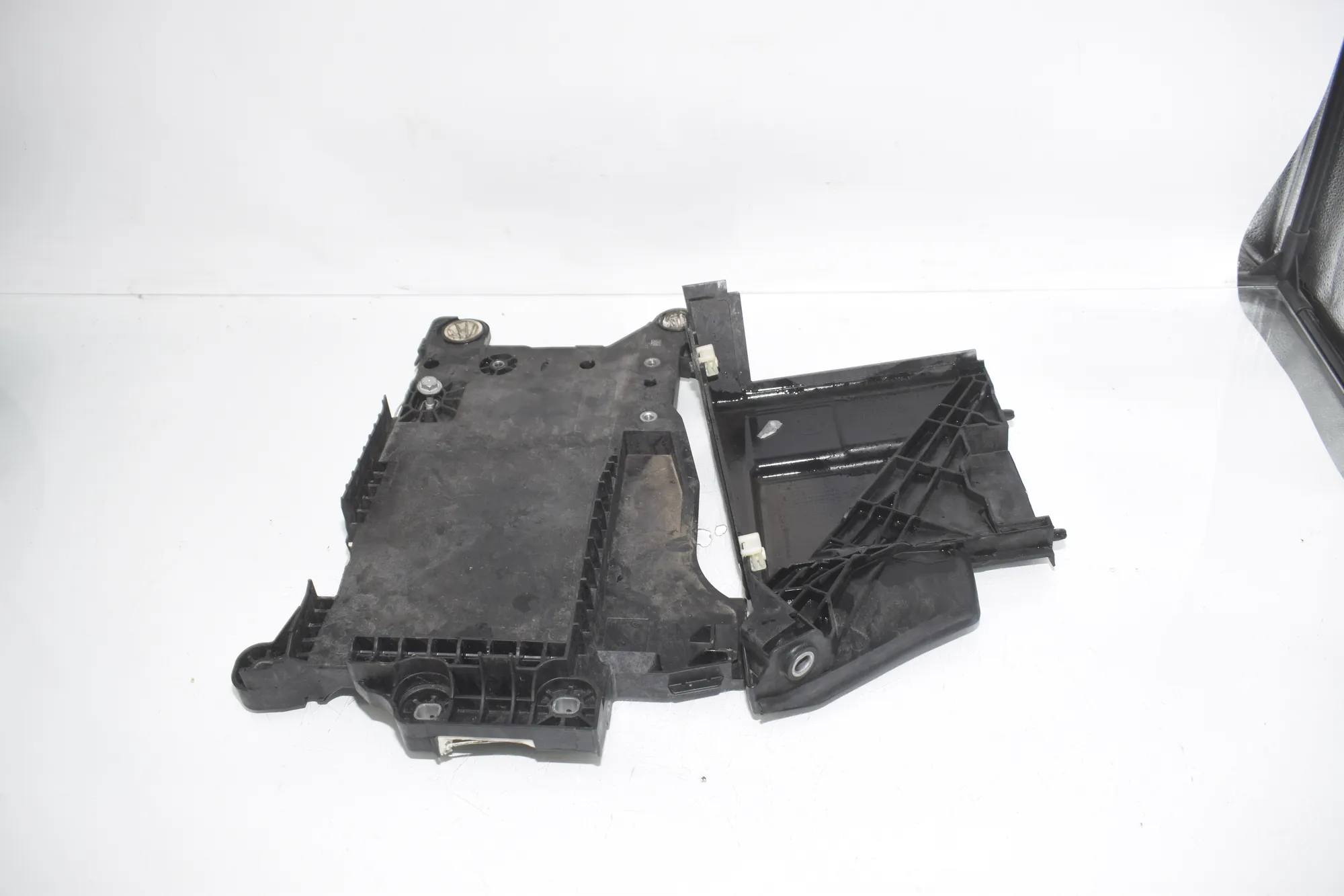 Battery Holder Tray – OEM 7419826 · BMW X1 (F48) xDrive 18 d 2016 – 3