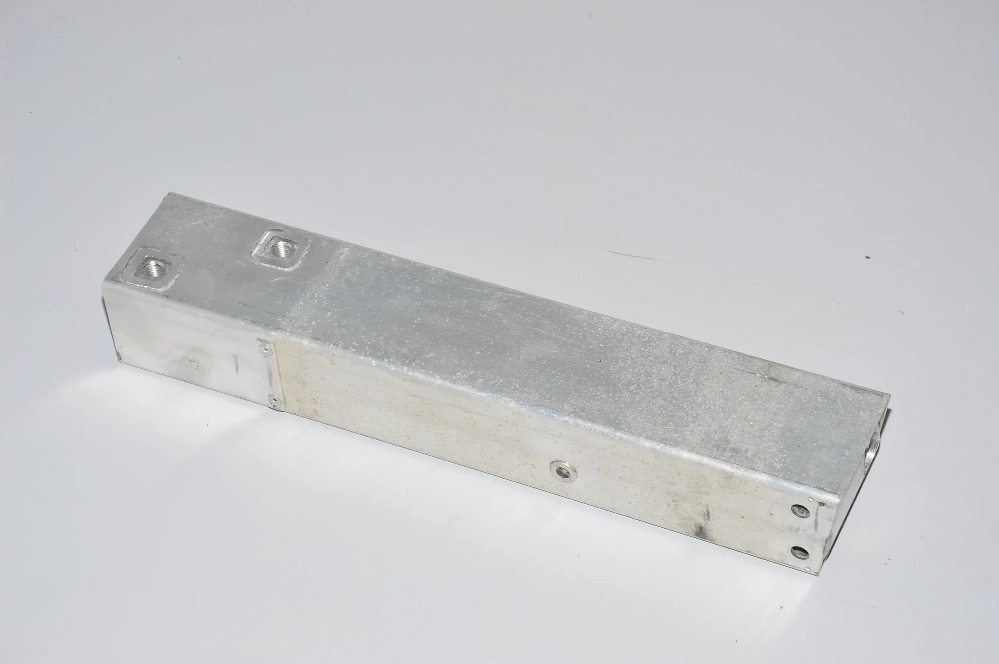 Rear Right Bumper Bracket – OEM 6852704 · BMW i3 (I01) Electric 2018 – 2