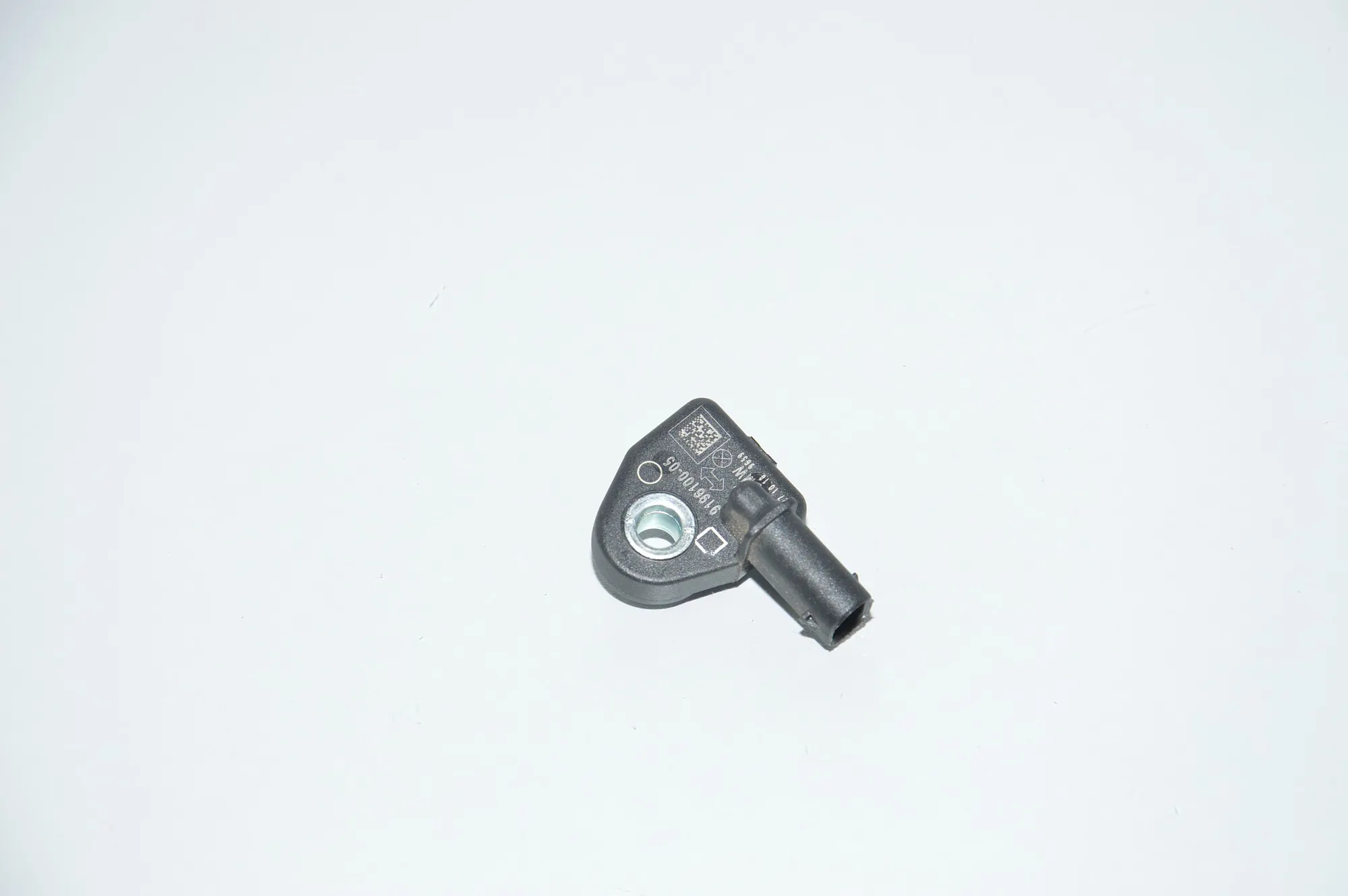 Front Right Impact Sensor – OEM 9196100 · BMW i3 (I01) Electric 2018