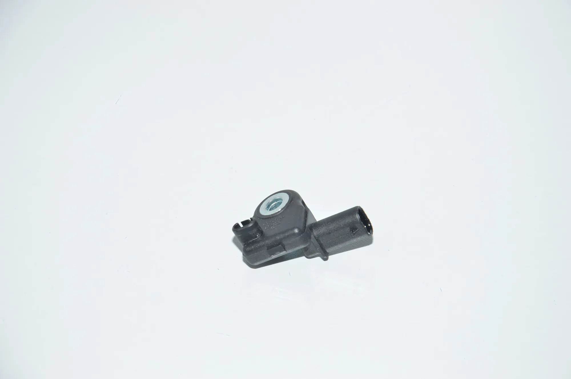 Front Right Impact Sensor – OEM 9196100 · BMW i3 (I01) Electric 2018 – 4