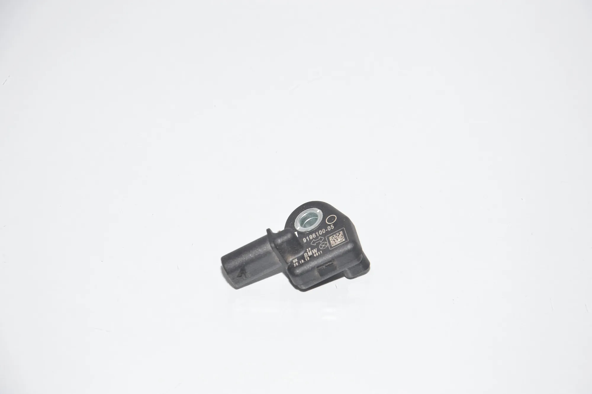 Front Left Impact Sensor – OEM 9196100 · BMW i3 (I01) Electric 2018