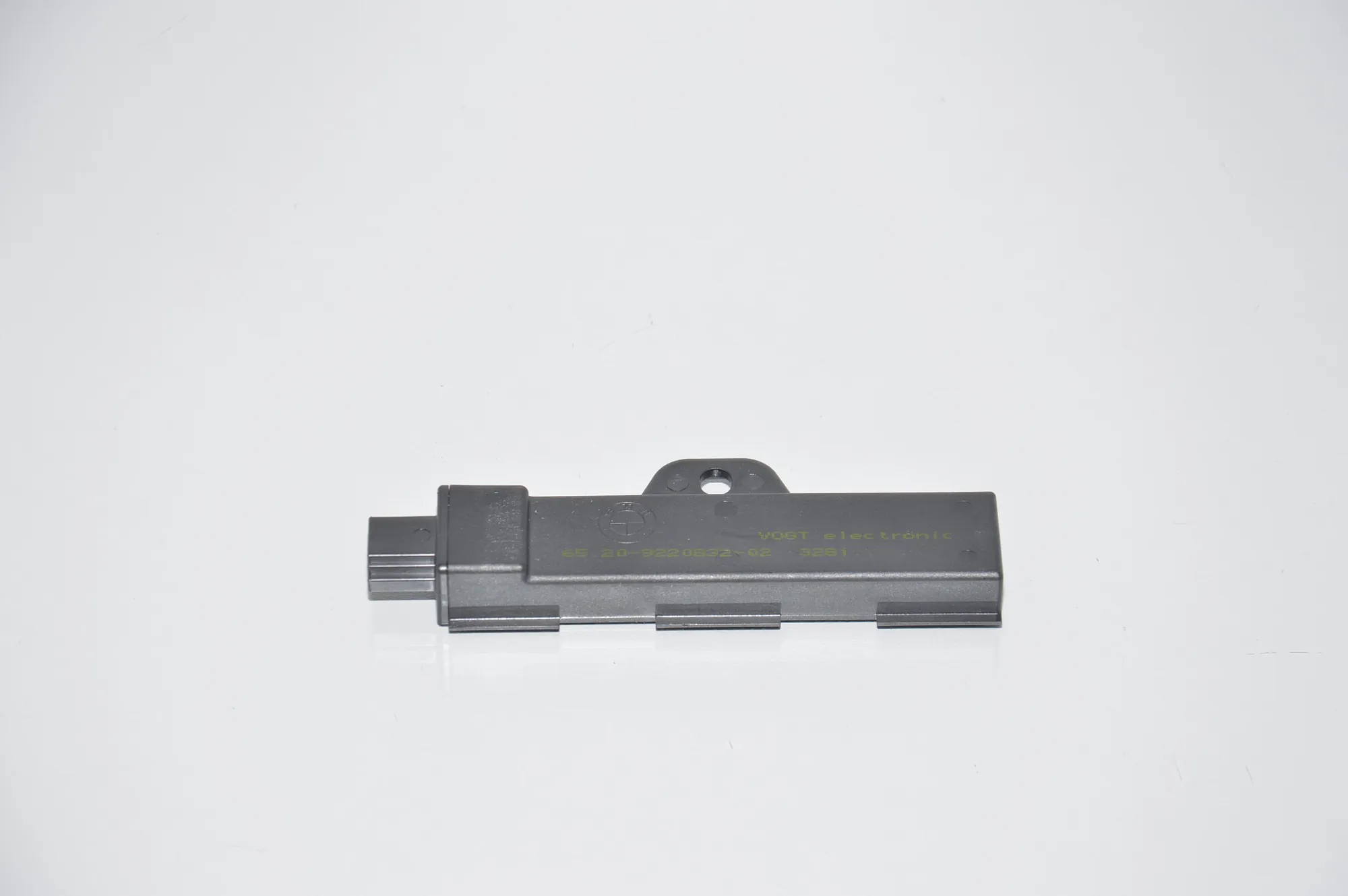 Antenna – OEM 9220832 · BMW i3 (I01) Electric 2018 – 2