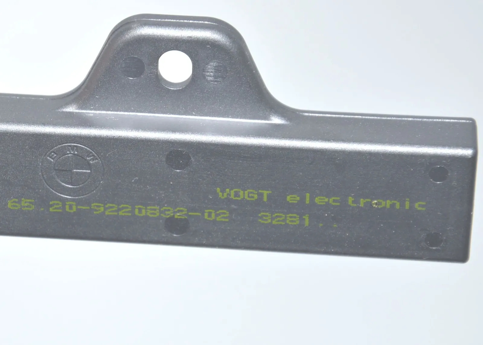 Antenna – OEM 9220832 · BMW i3 (I01) Electric 2018 – 4