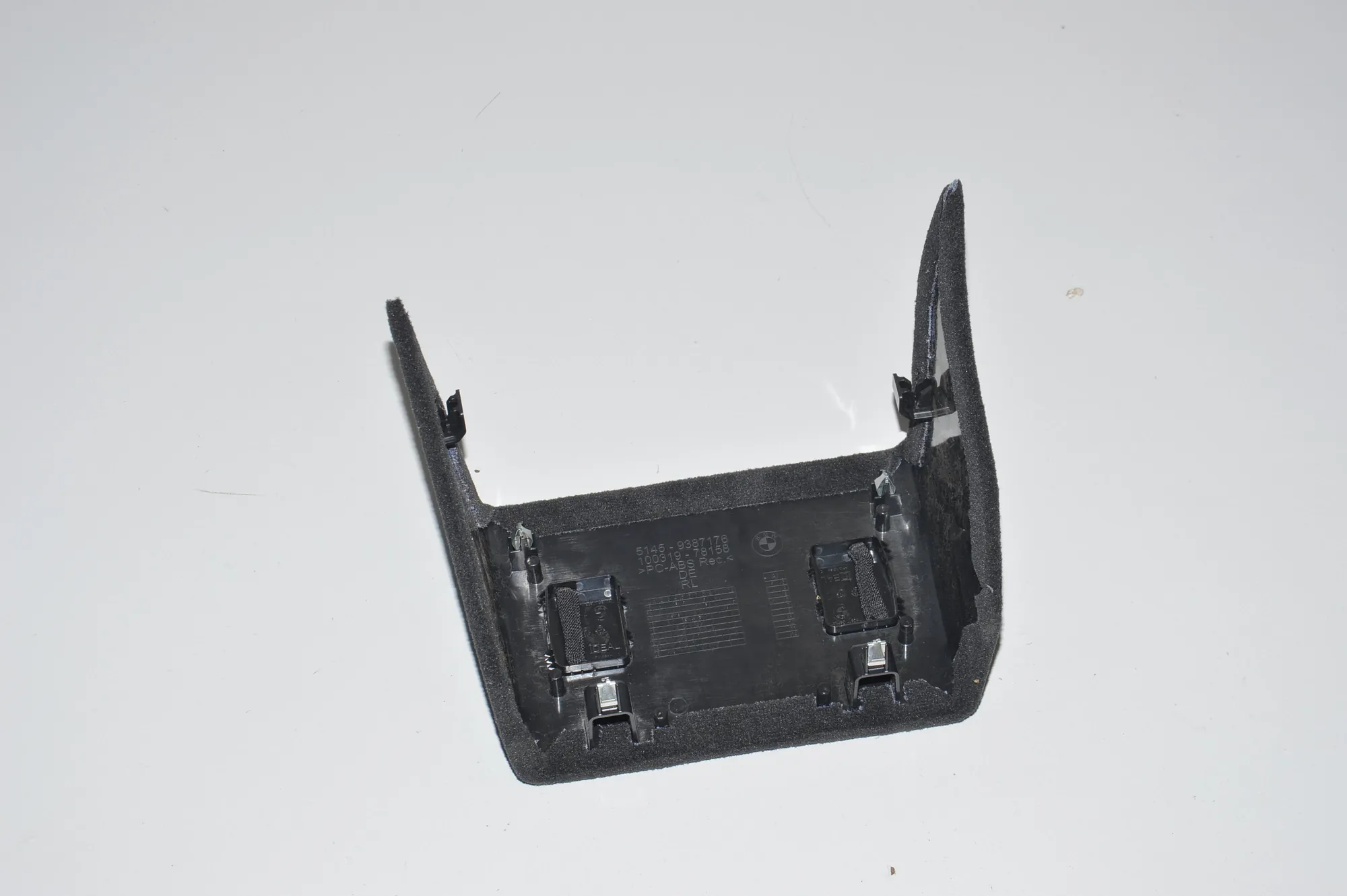 Center Console Trim – OEM 9387176 · BMW i3 (I01) Electric 2018 – 3