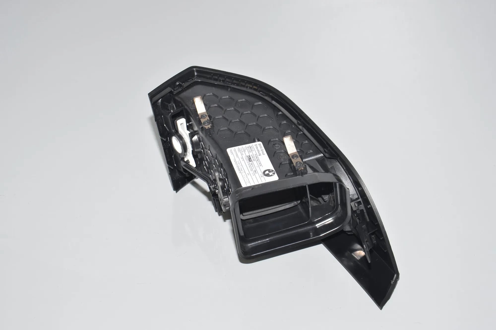 Dashboard Air Vents – OEM 9283002 · BMW i3 (I01) Electric 2018 – 5