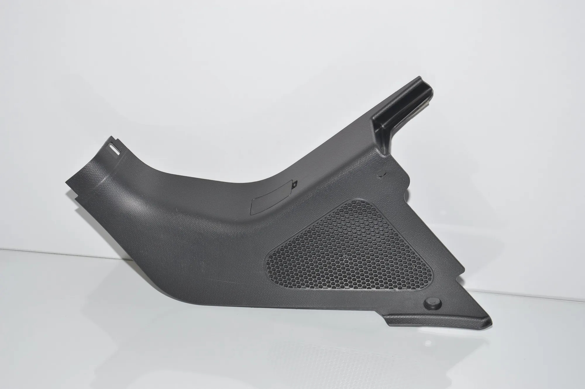 Front Left Interior Step Trim – OEM 7272419 · BMW i3 (I01) Electric 2018