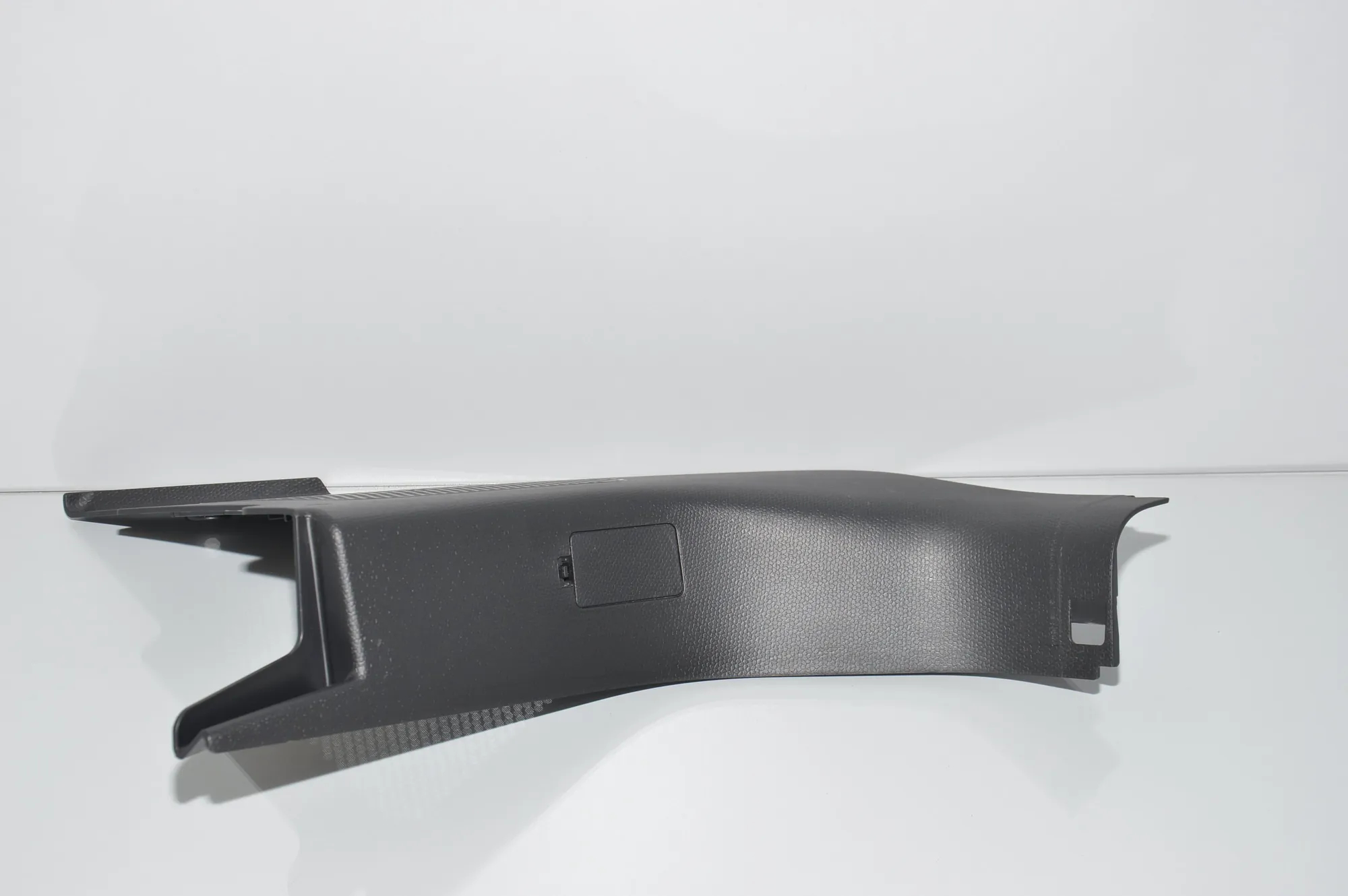 Front Left Interior Step Trim – OEM 7272419 · BMW i3 (I01) Electric 2018 – 2