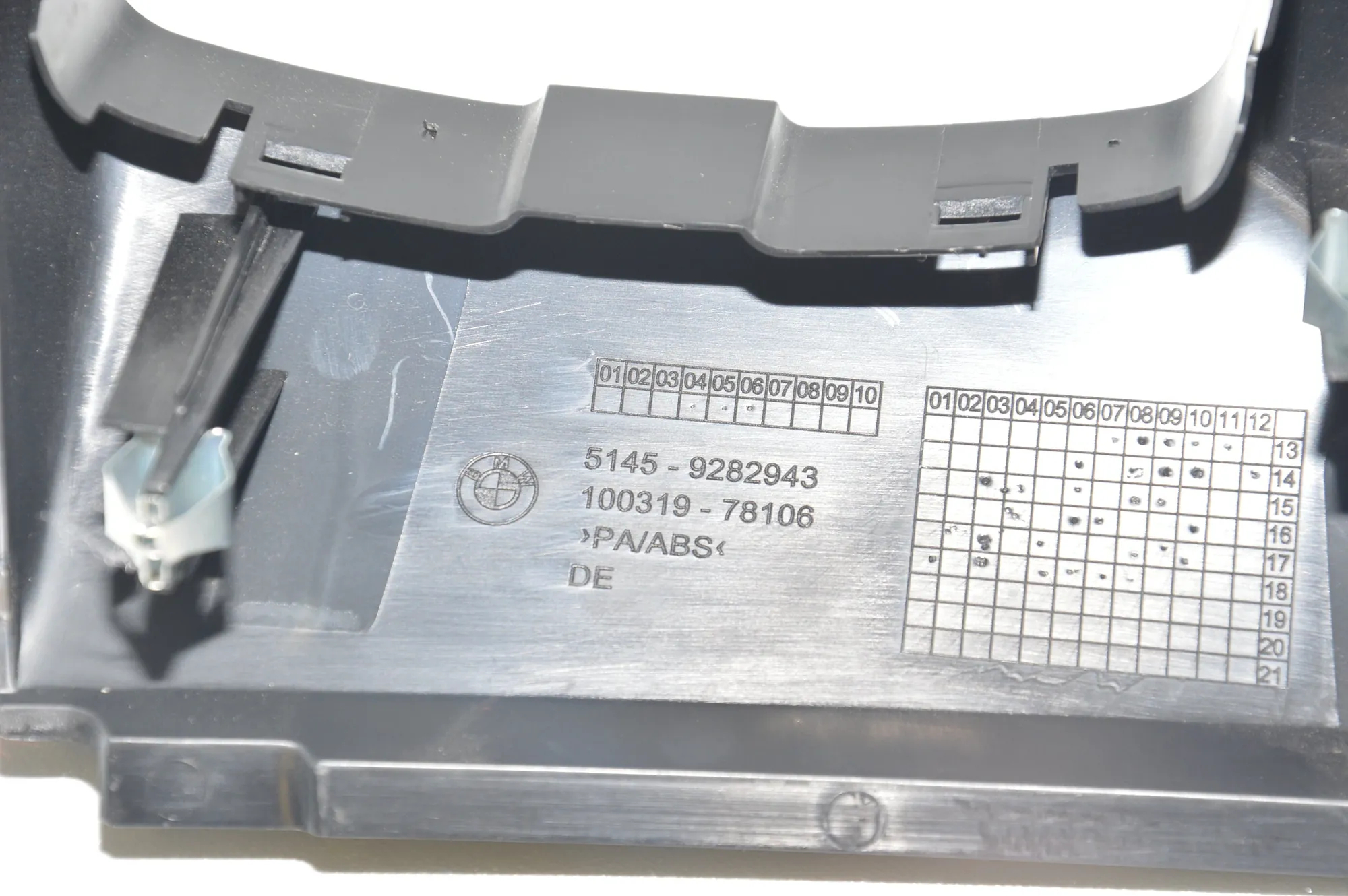 Headlight Switch Trim – OEM 9282943 · BMW i3 (I01) Electric 2018 – 5