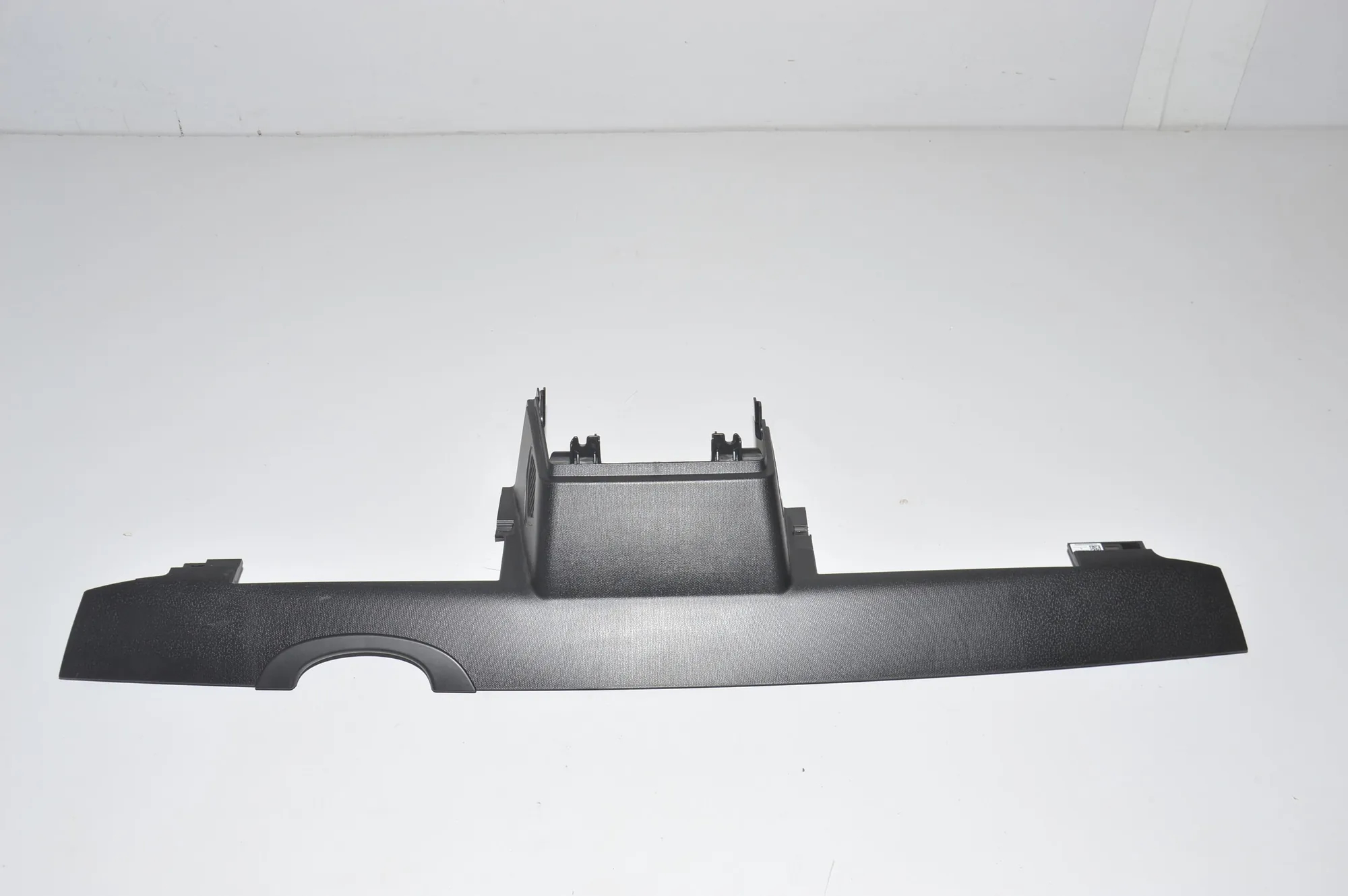 Dashboard Lower Trim – OEM 9303498 · BMW i3 (I01) Electric 2018