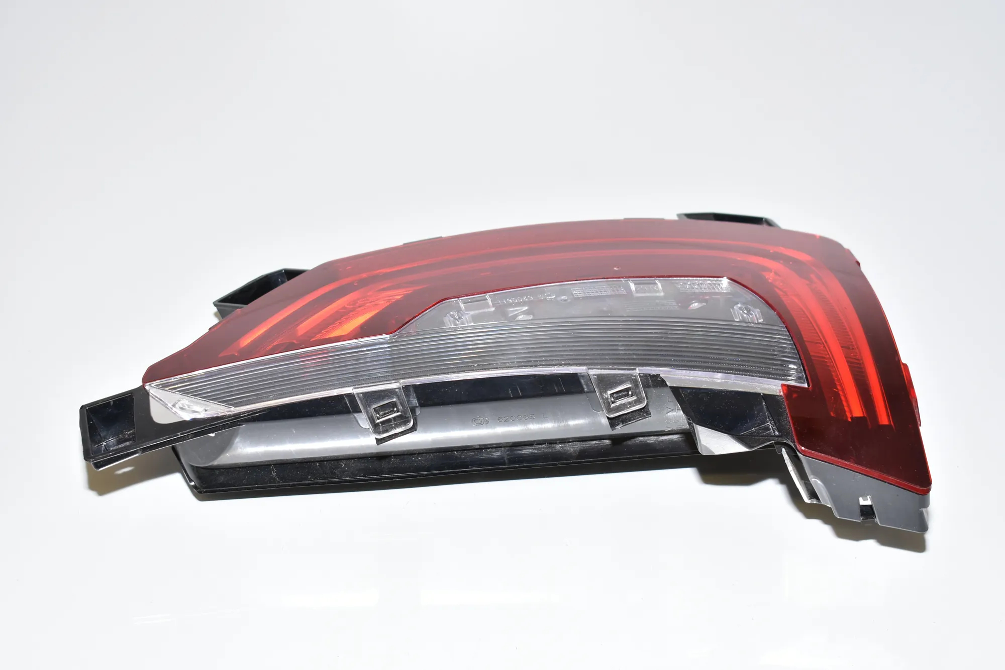 Left Side Tailgate Tail Light – OEM 7389605 · BMW i3 (I01) Electric 2018 – 2