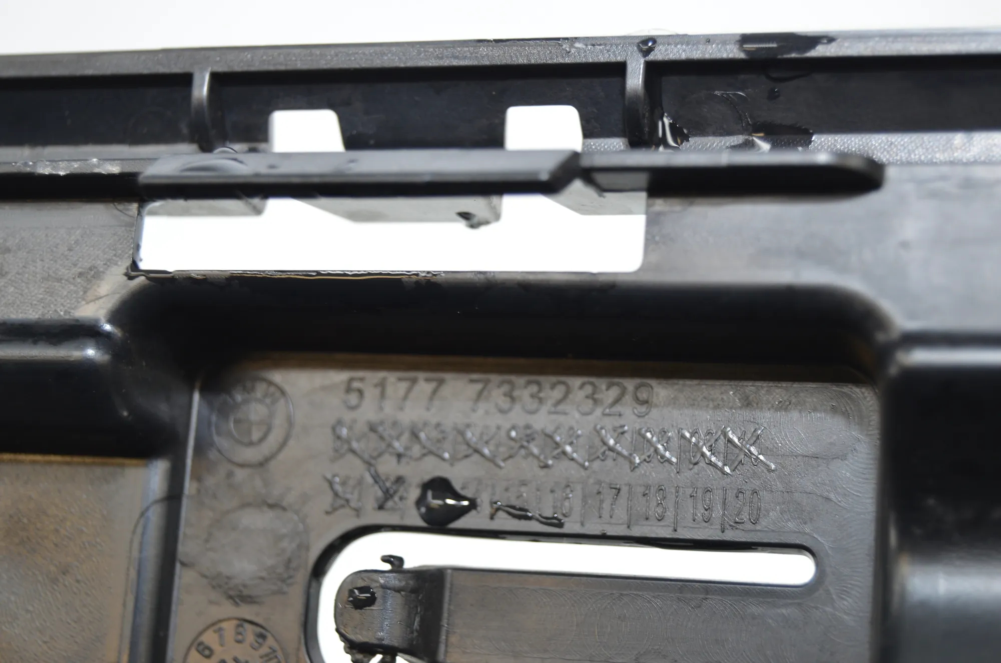 Sideskirt Bracket – OEM 7332331 · BMW X1 (F48) xDrive 18 d 2016 – 9