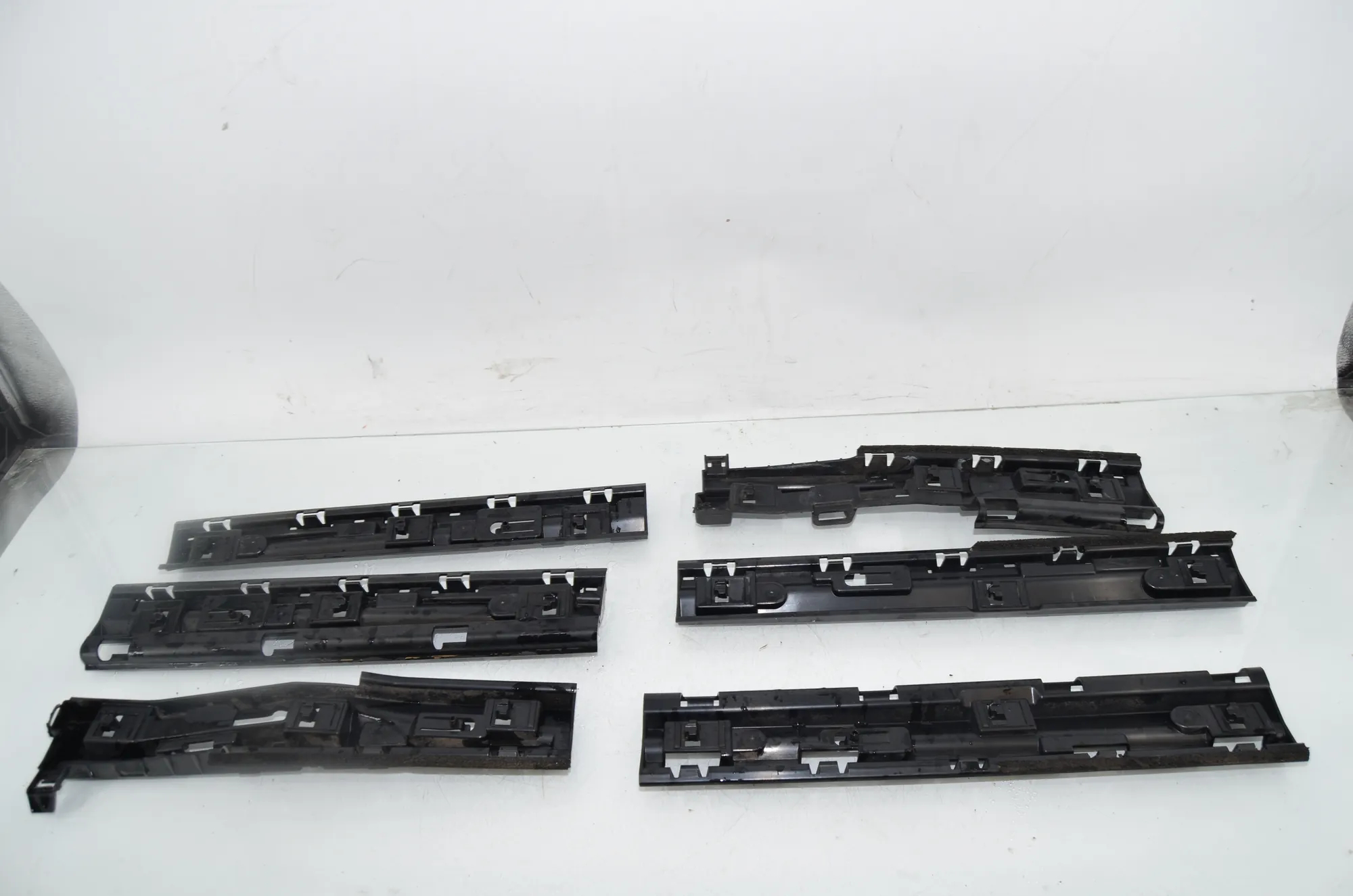 Sideskirt Bracket – OEM 7332331 · BMW X1 (F48) xDrive 18 d 2016 – 4
