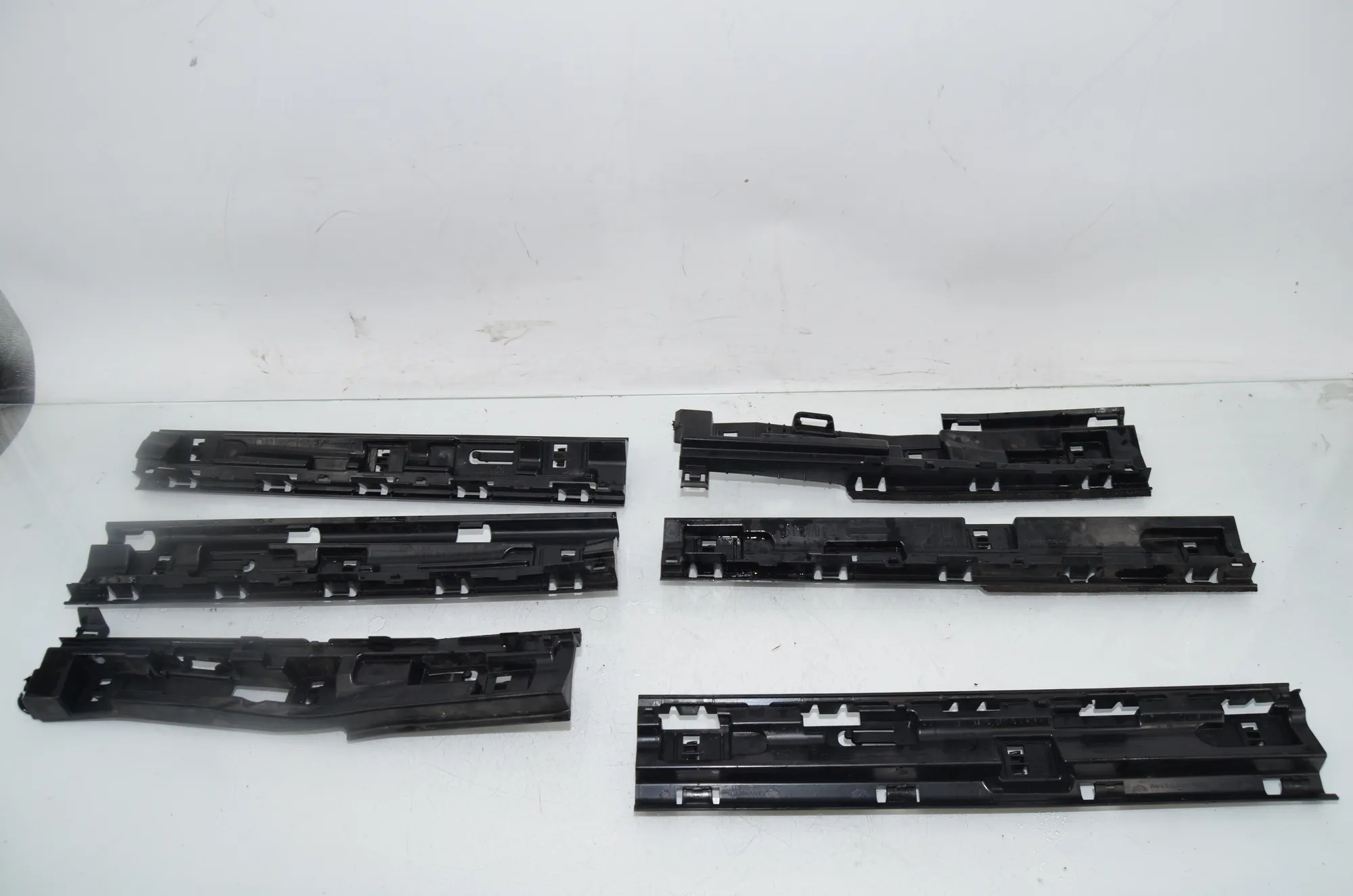 Sideskirt Bracket – OEM 7332331 · BMW X1 (F48) xDrive 18 d 2016