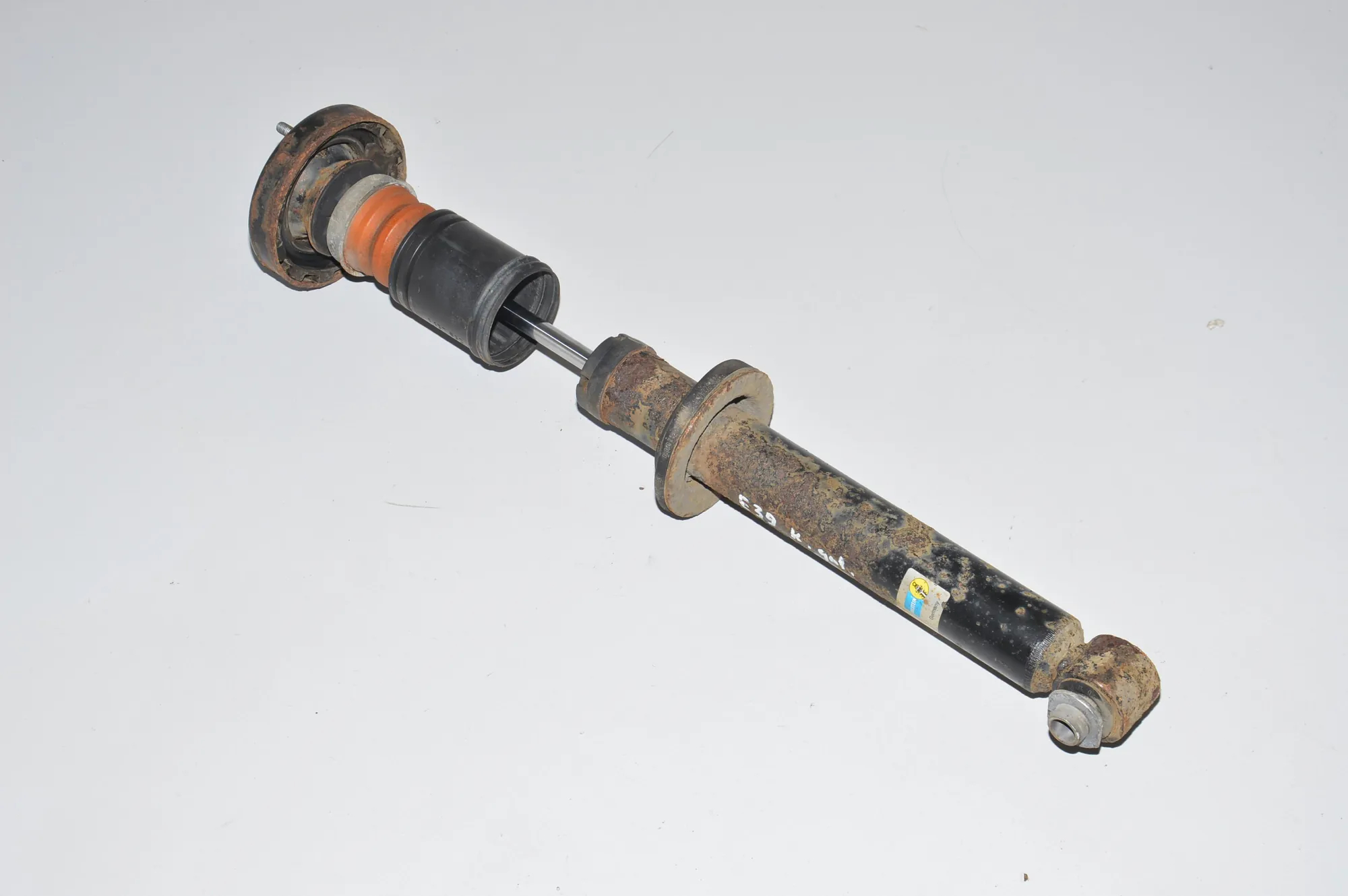 Rear Left Shock Absorber – OEM BNE-6734 · BMW 5 (E39) 525 d 2003 – 3