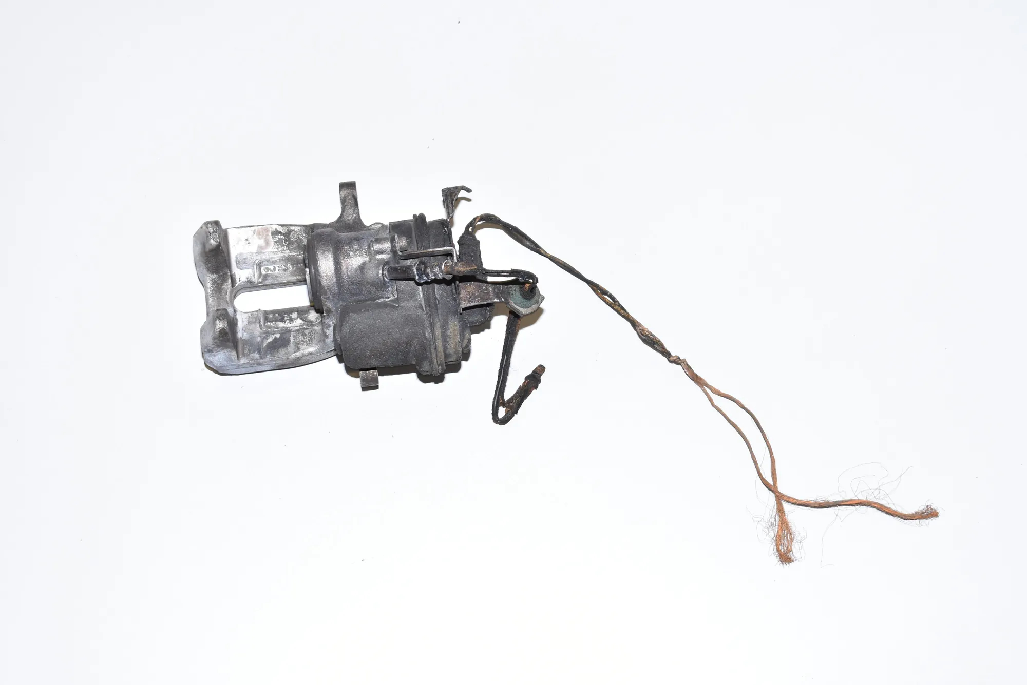Rear Left Brake Caliper · BMW 7 (G11, G12) BMW 7 (G11, G12) 745 e, Le Plug-in-Hybrid 2020 – 3