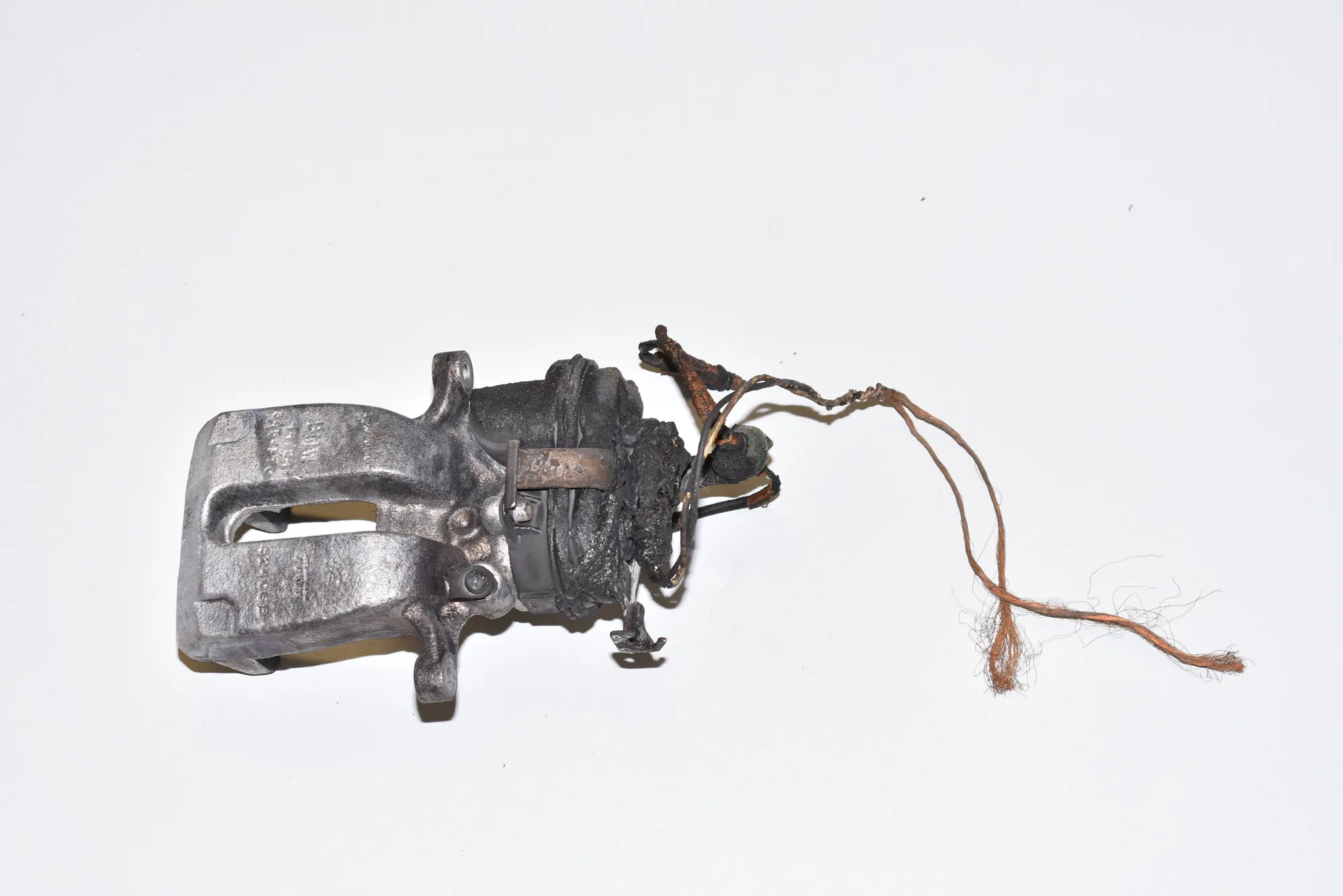 Rear Left Brake Caliper · BMW 7 (G11, G12) BMW 7 (G11, G12) 745 e, Le Plug-in-Hybrid 2020