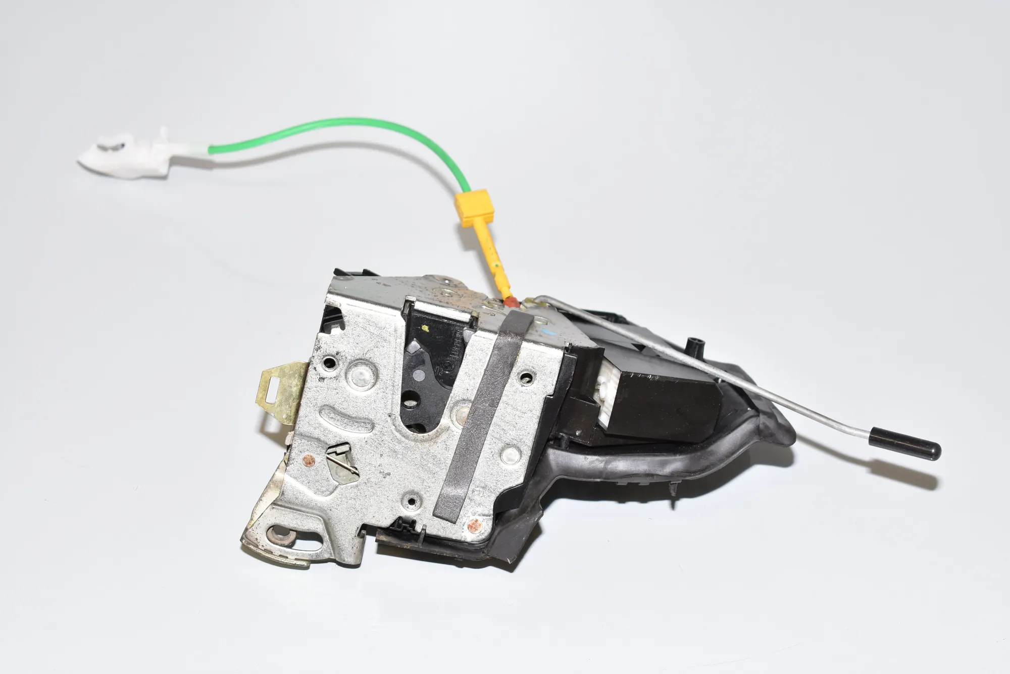Front Right Door Lock – OEM 8235126 · BMW 5 (E39) 525 d 2003 – 3