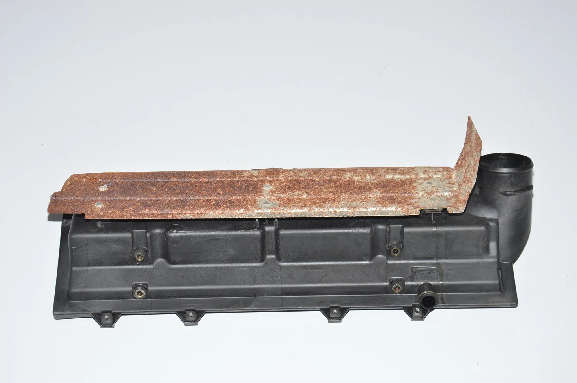 Air Filter Box Lower Part – OEM 2245564 · BMW 3 Touring (E36) 1996 – 2