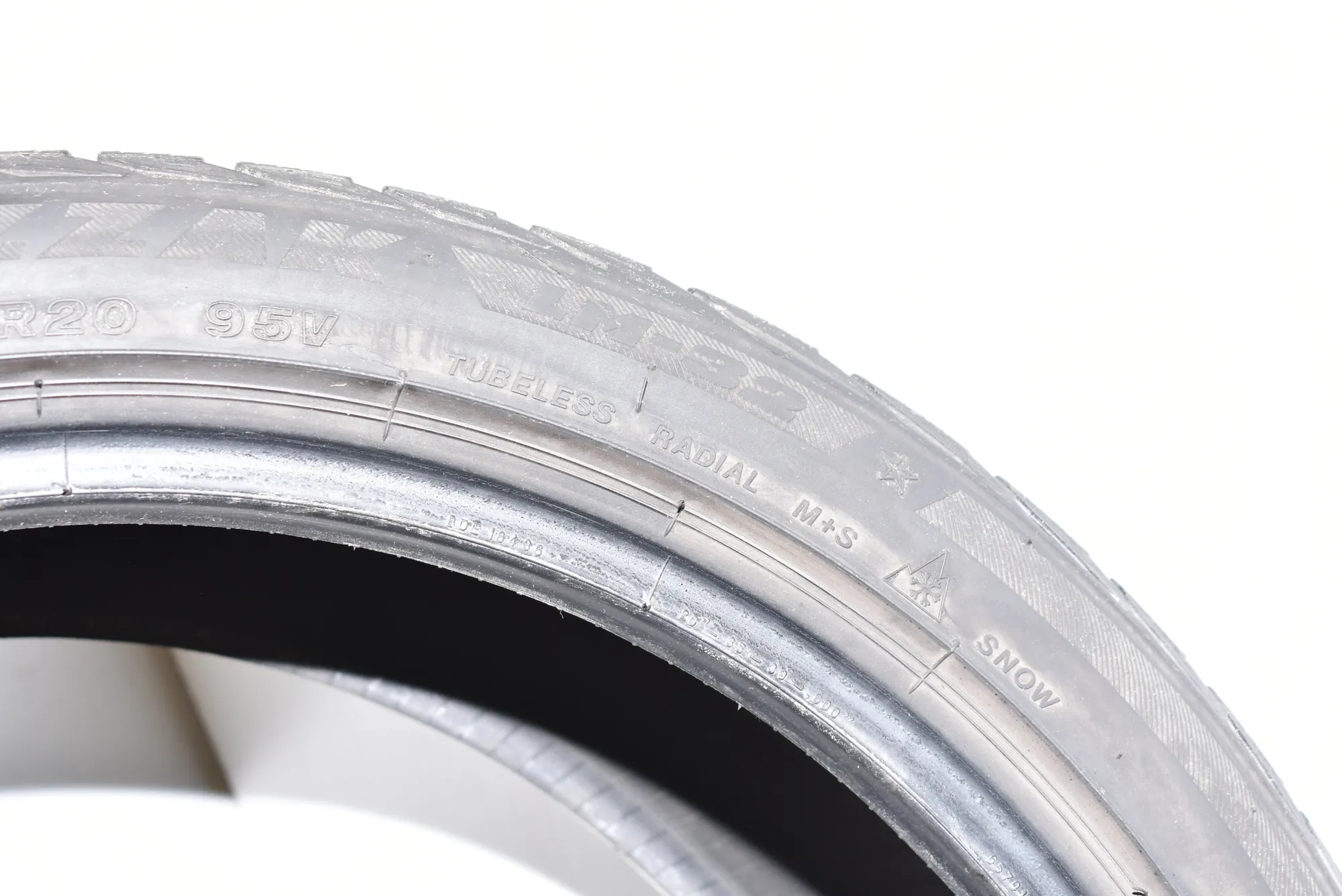 Tire · BMW i8 (I12) BMW i8 (I12) hybrid 2017 – 4