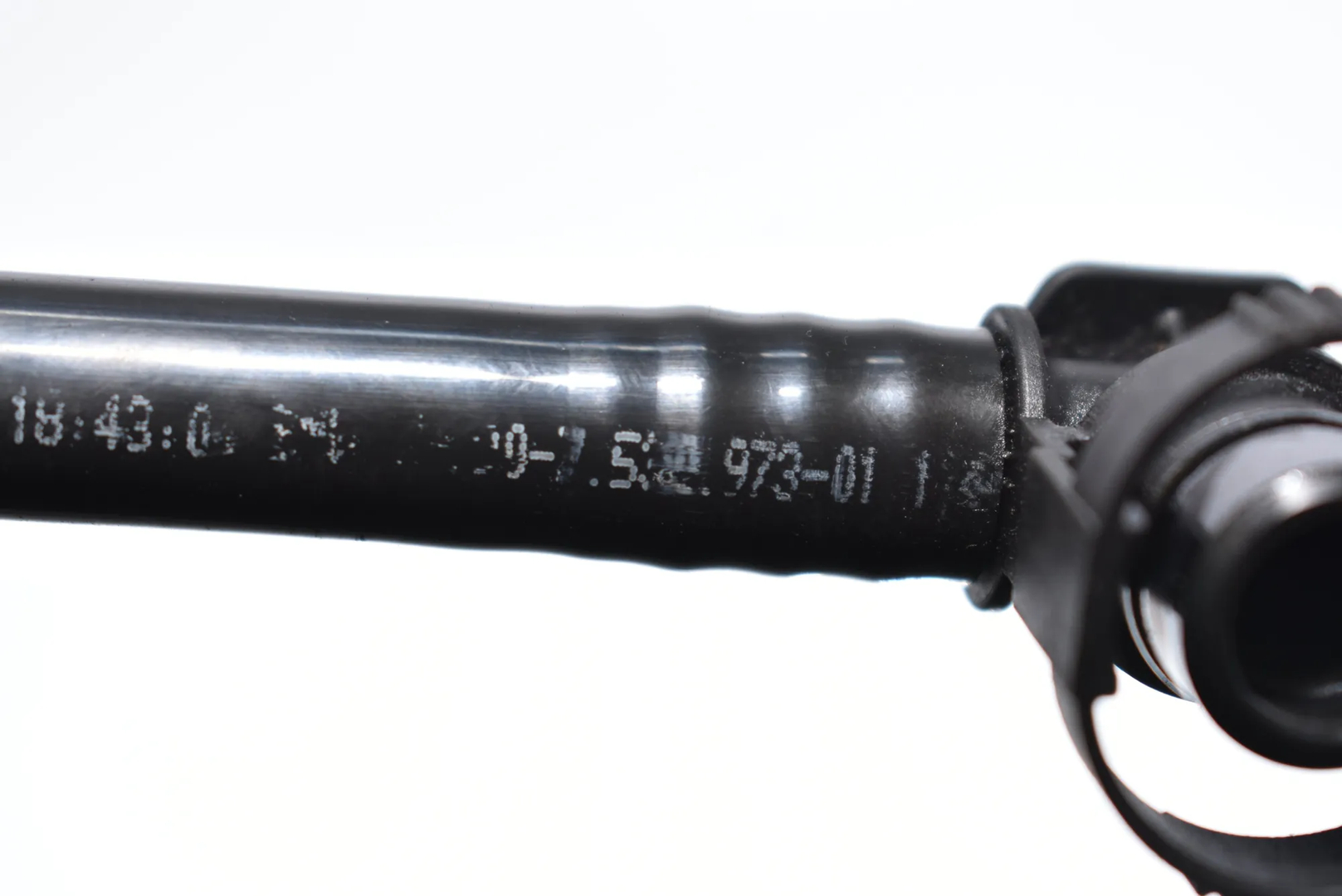 Fuel Pipe – OEM 7530973 · BMW 5 5 (E60) (2001 - 2010) 530 i (2006 - 2009, 3.0 L, 200 kW) 2008 – 5