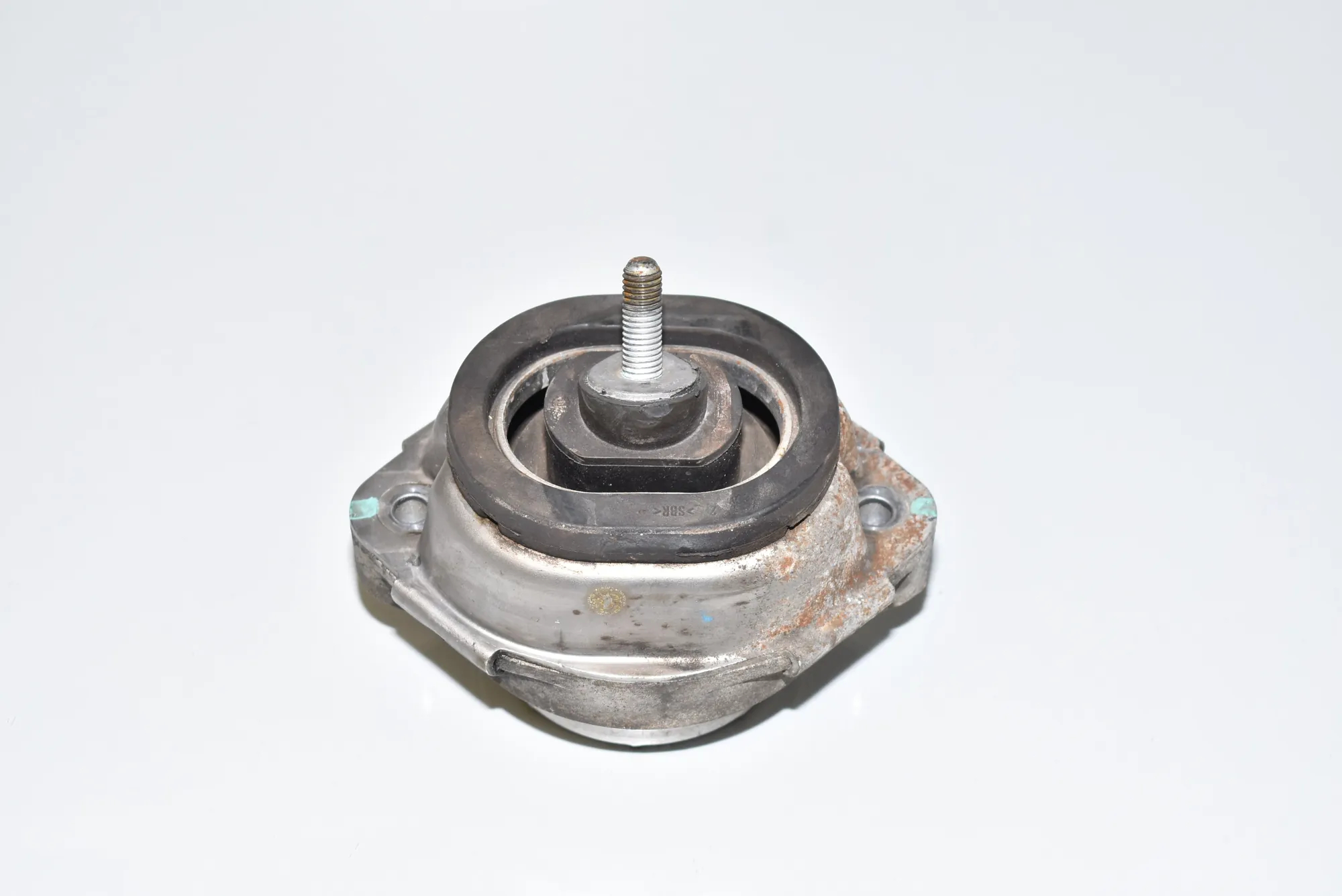 Left Side Engine Mount – OEM 6758428 · BMW X5 (E53) 4.6 is 2002 – 3
