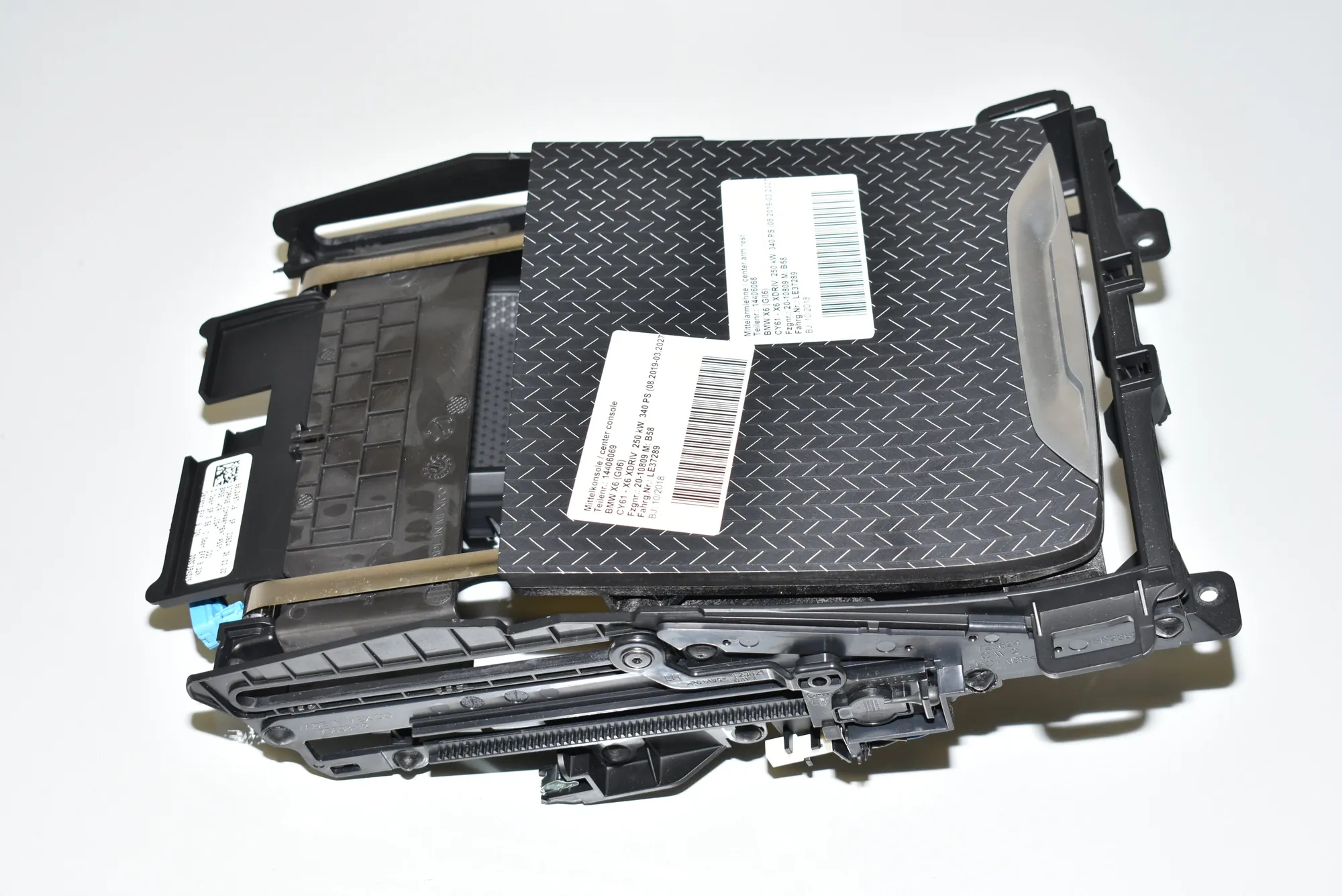 Other Interior Parts – OEM 9399863 · BMW X7 (G07) BMW X7 (G07) xDrive 30 d 2020