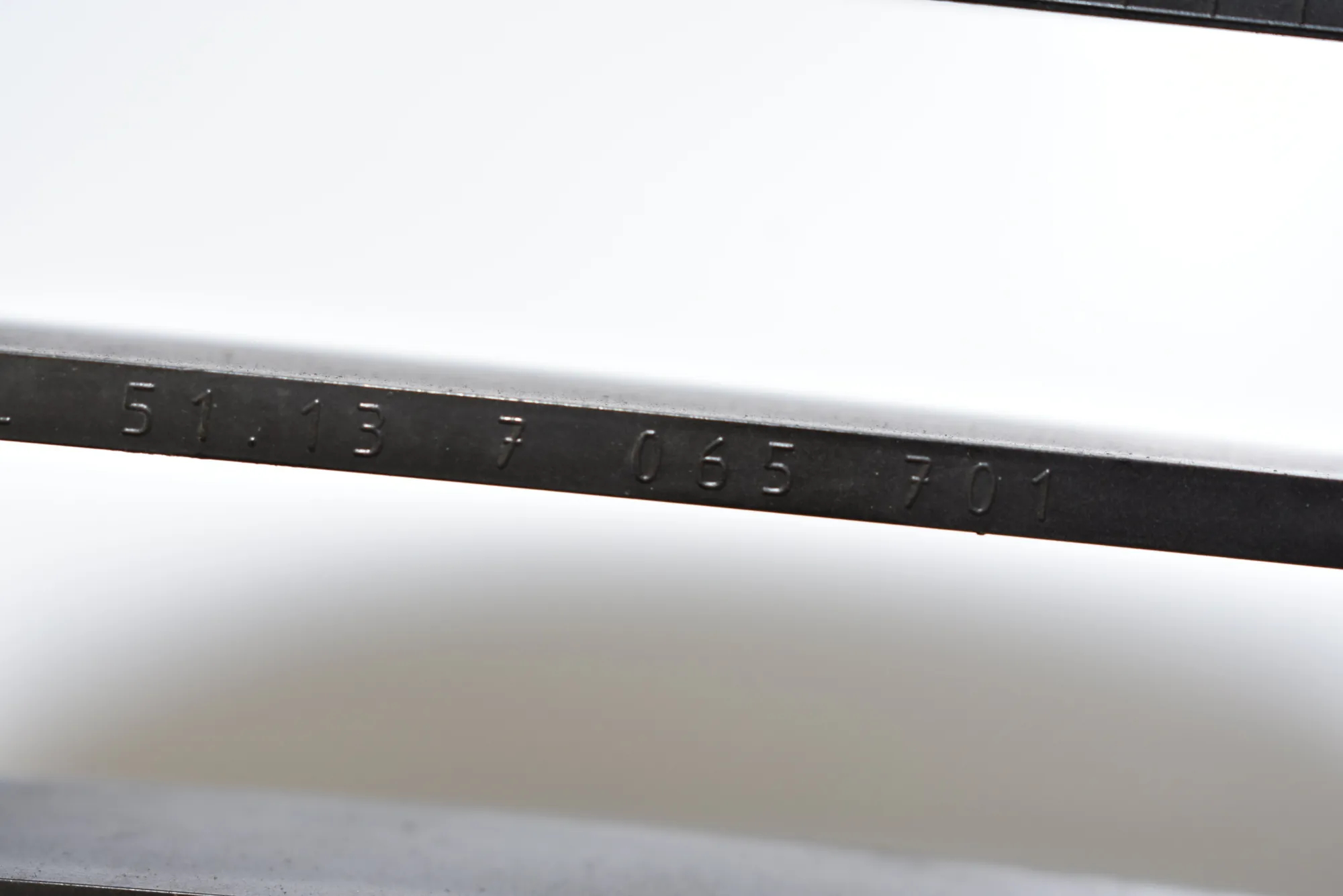 Front Left Grill – OEM 7065701 · BMW 5 (E60) BMW 5 (E60) 530 d 2008 – 4