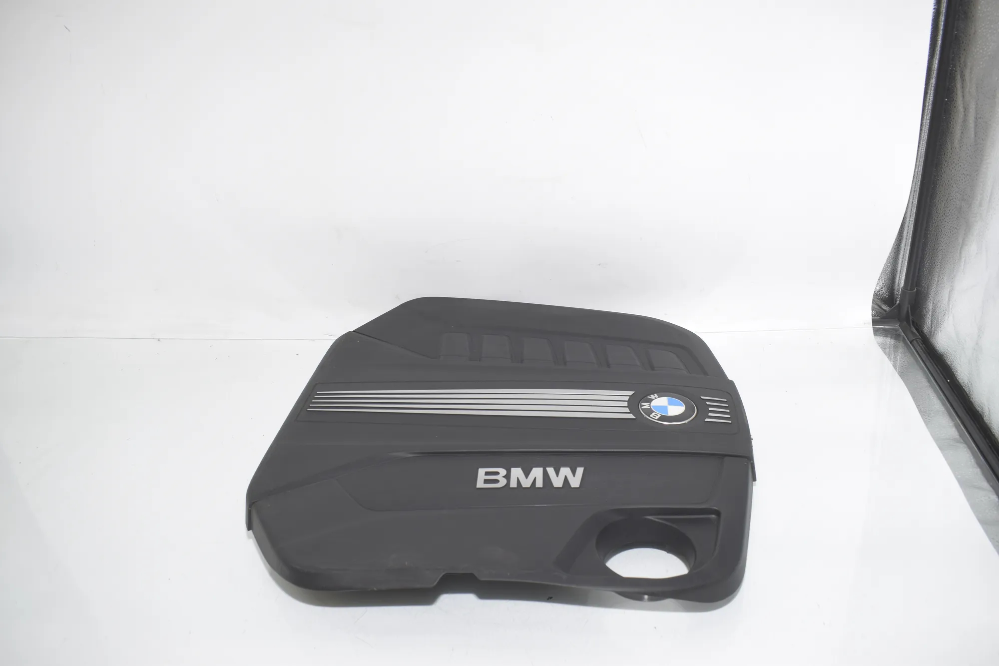 Engine Cover – OEM 8513452 · BMW 5 Touring (F11) 530 d 2012 – 2