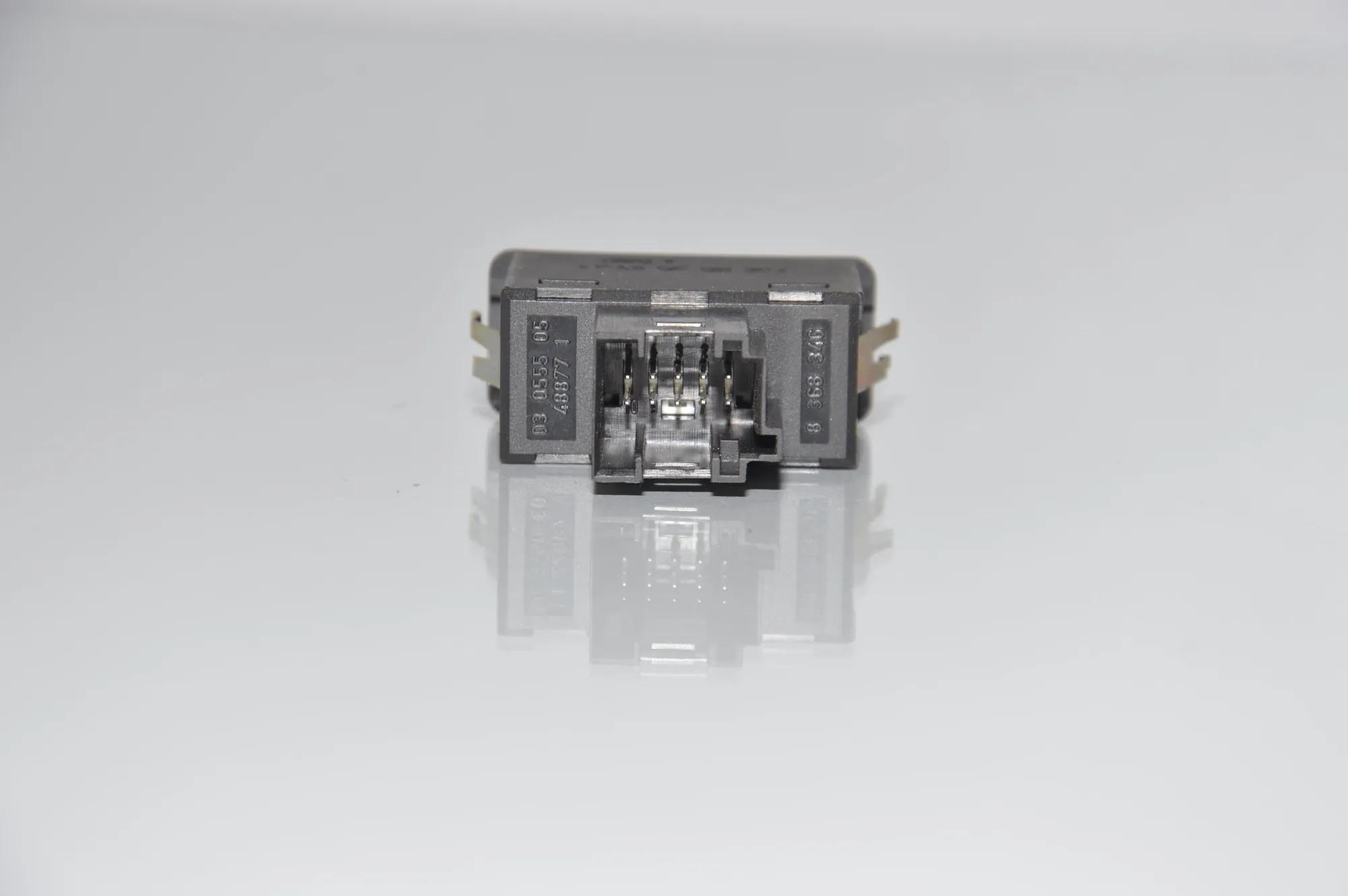 USB/AUX-In Socket Port – OEM 8368346 · BMW X5 (E53) 4.6 is 2002 – 4